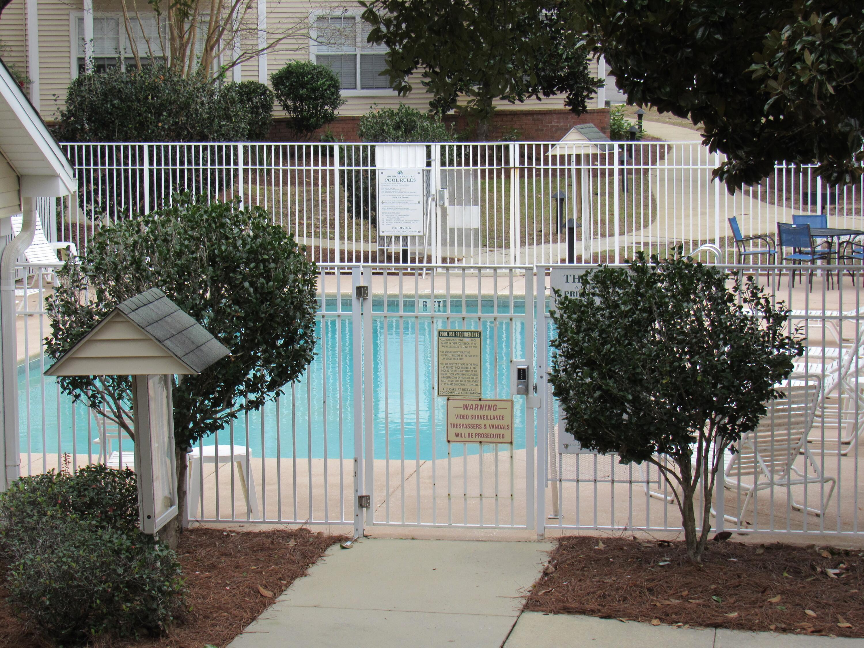 THE OAKS AT NICEVILLE - Residential