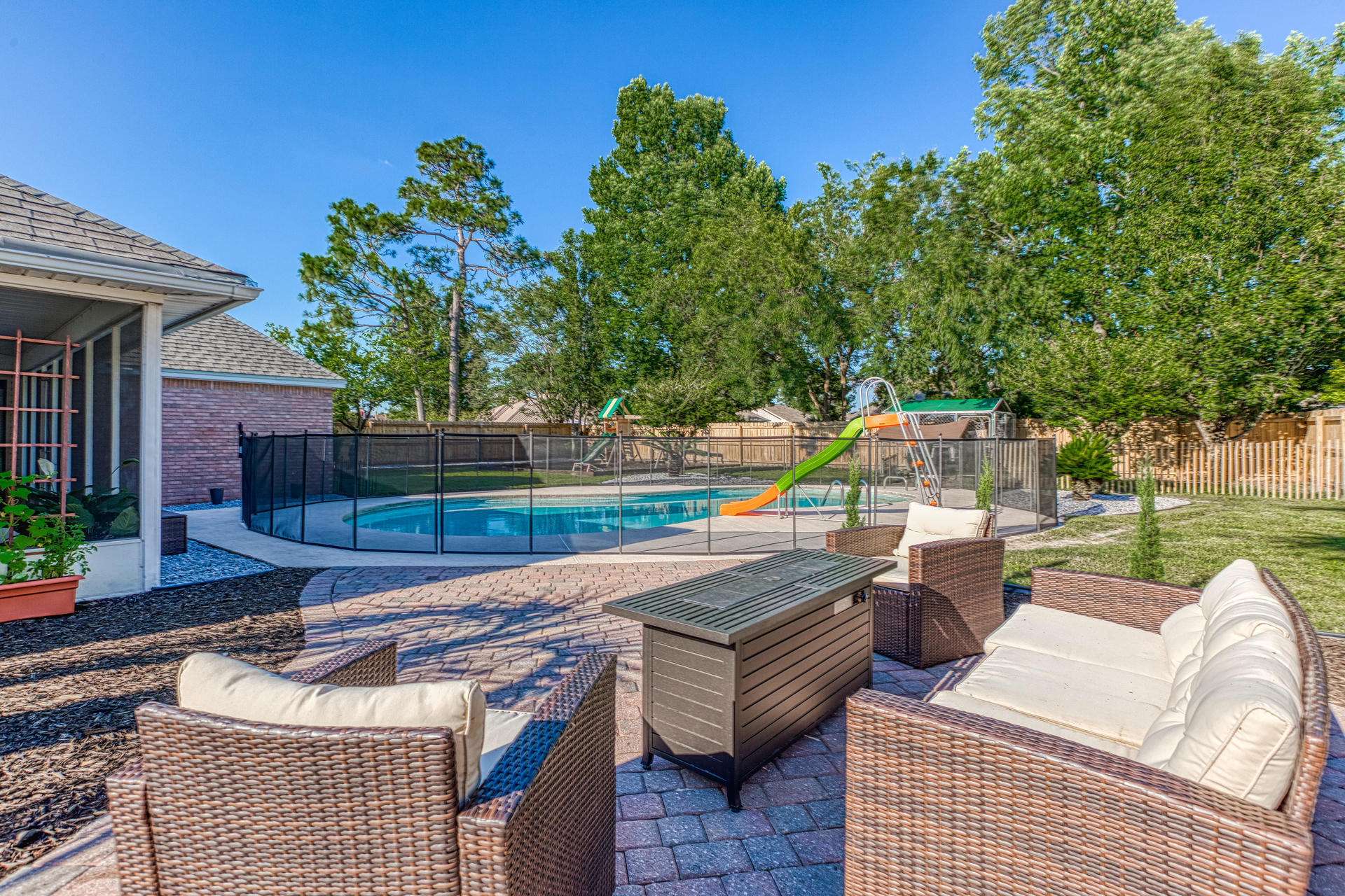 RAINTREE ESTATES - Residential