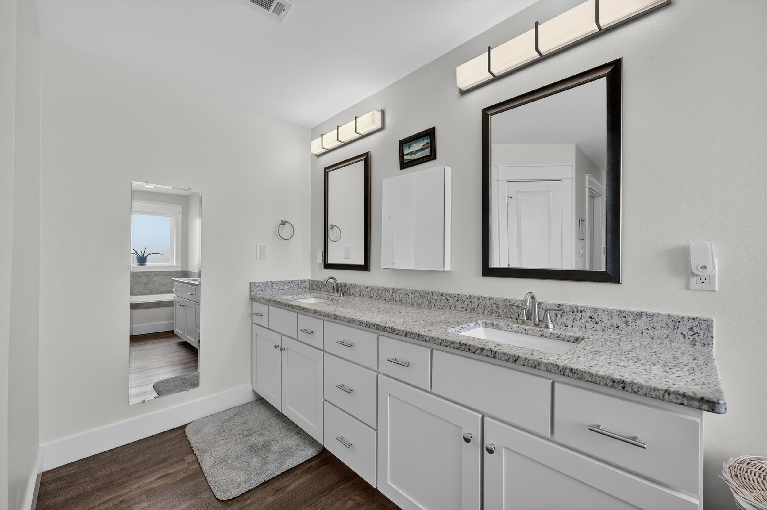 MAJESTIC OAKS VINEYARD - Residential