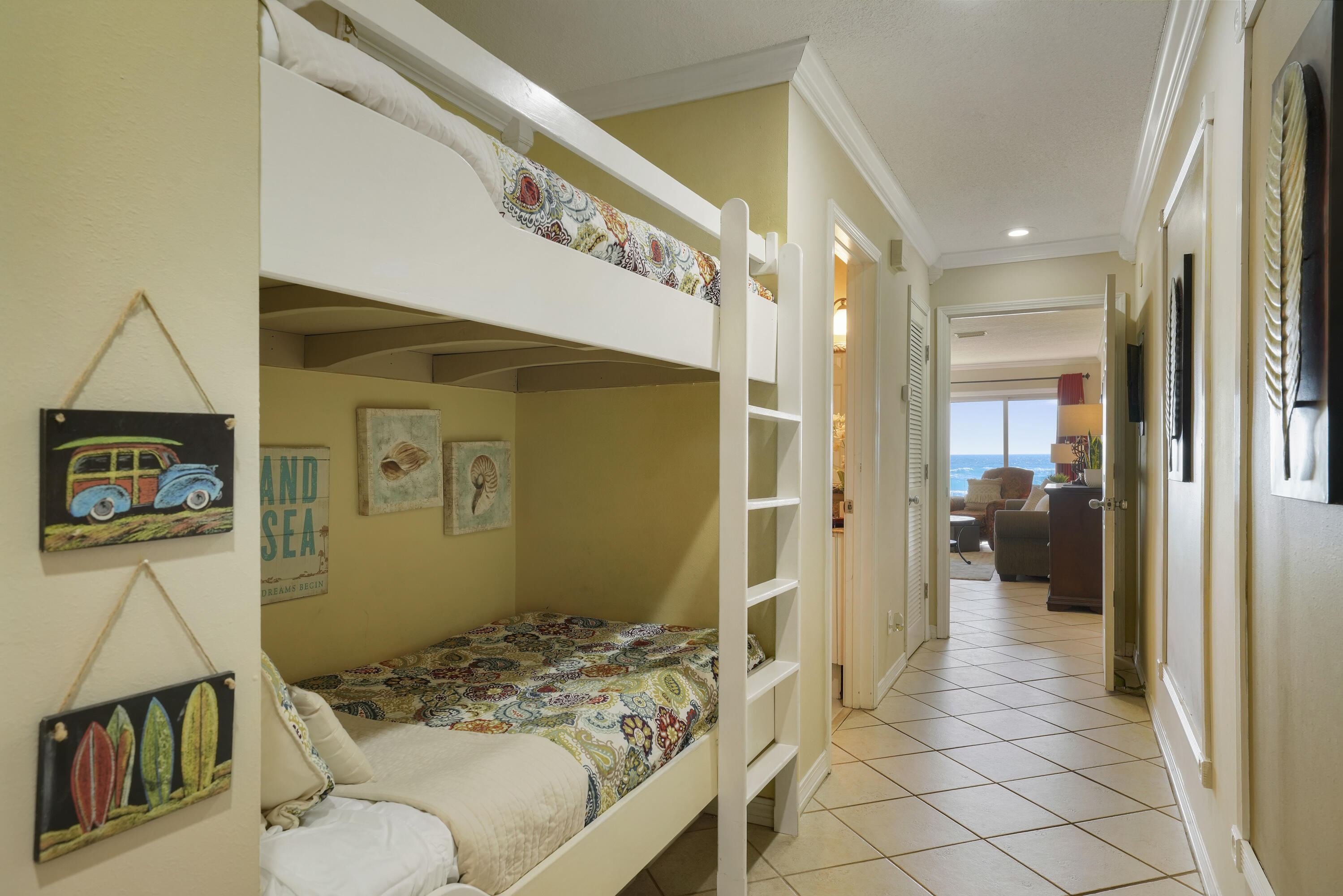 CORAL REEF CLUB - Residential