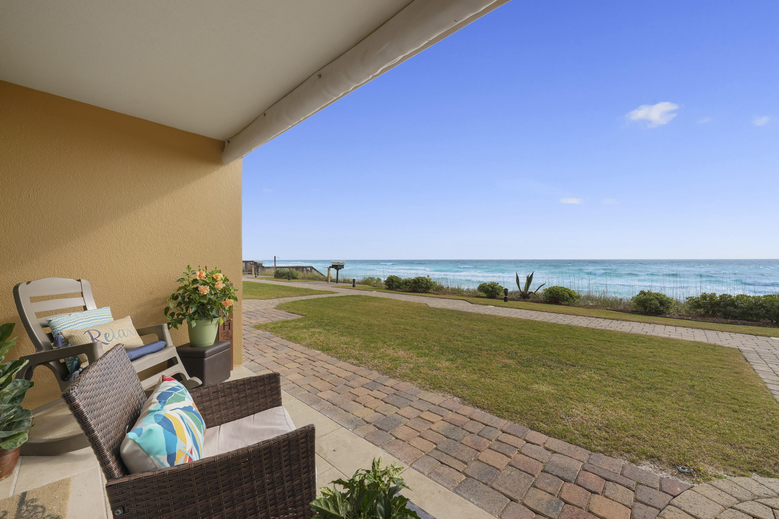 CORAL REEF CLUB - Residential