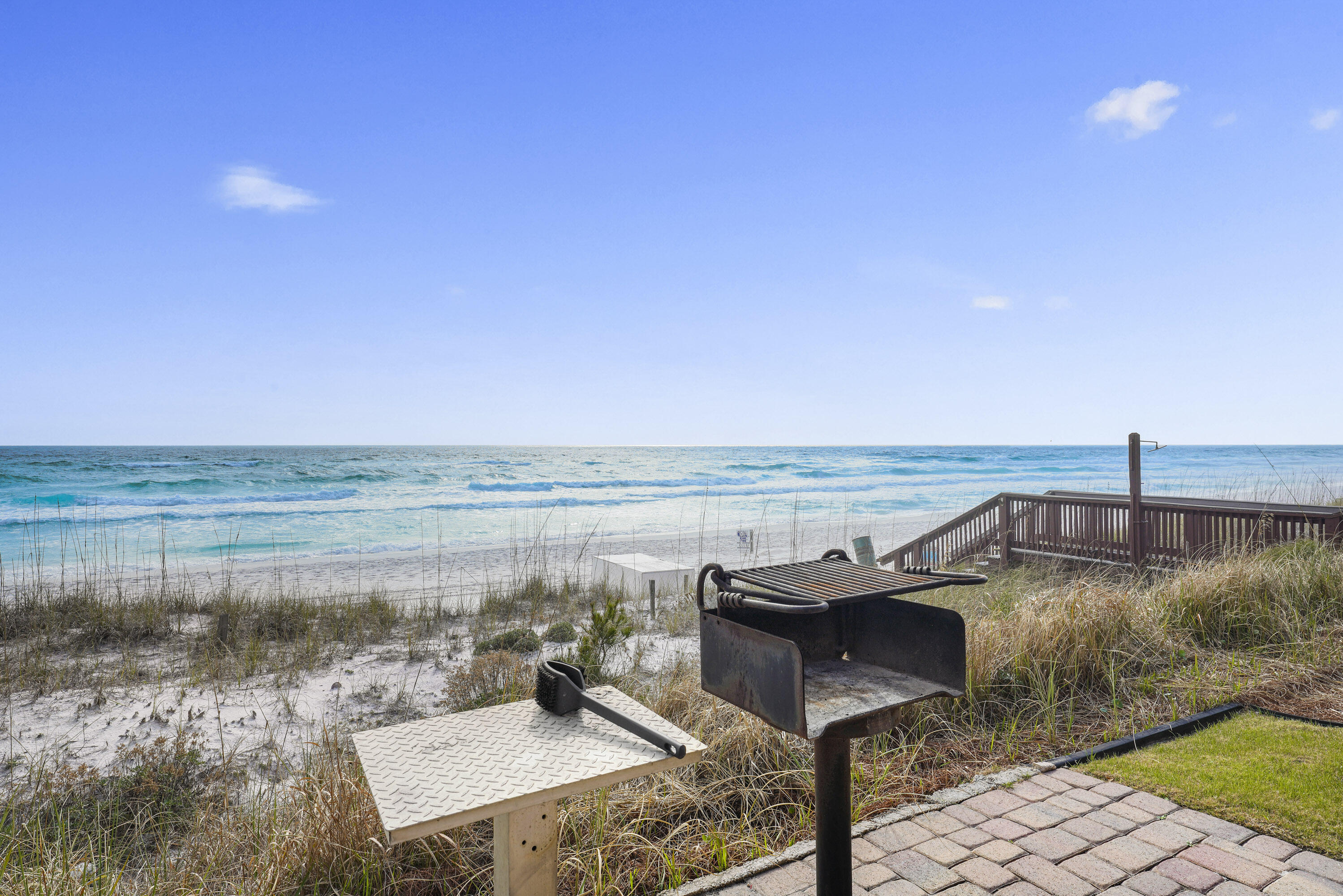 CORAL REEF CLUB - Residential