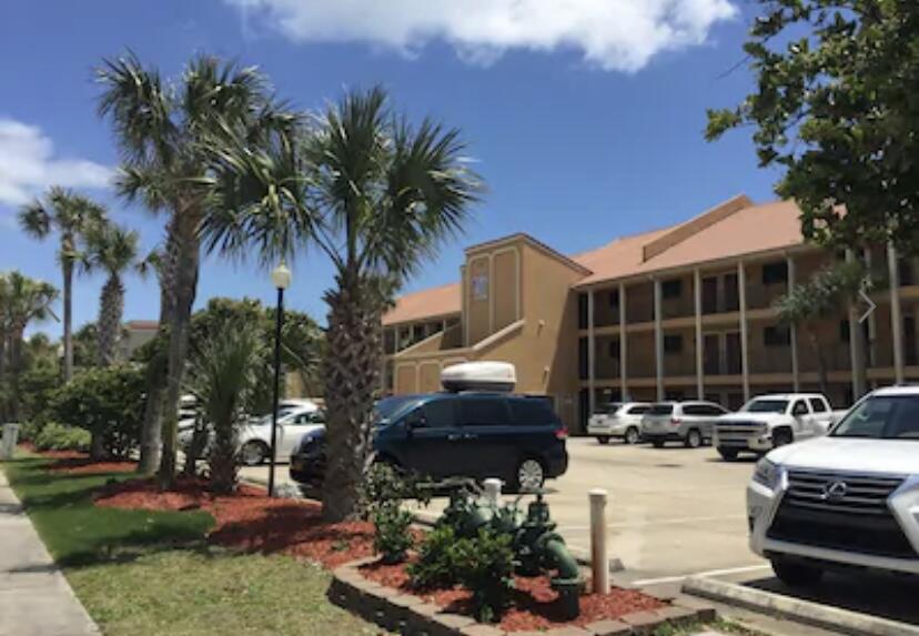 CORAL REEF CLUB - Residential