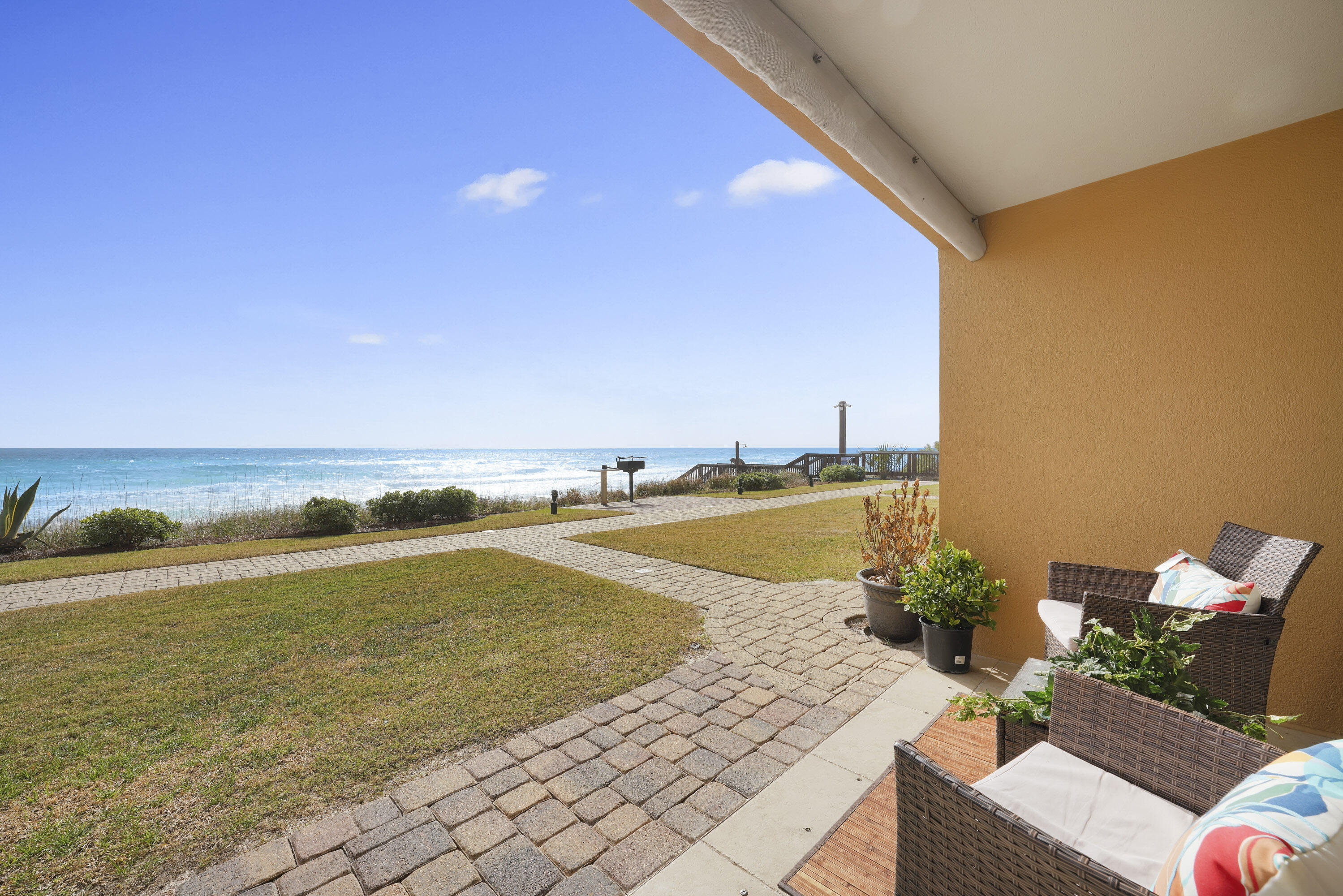 CORAL REEF CLUB - Residential