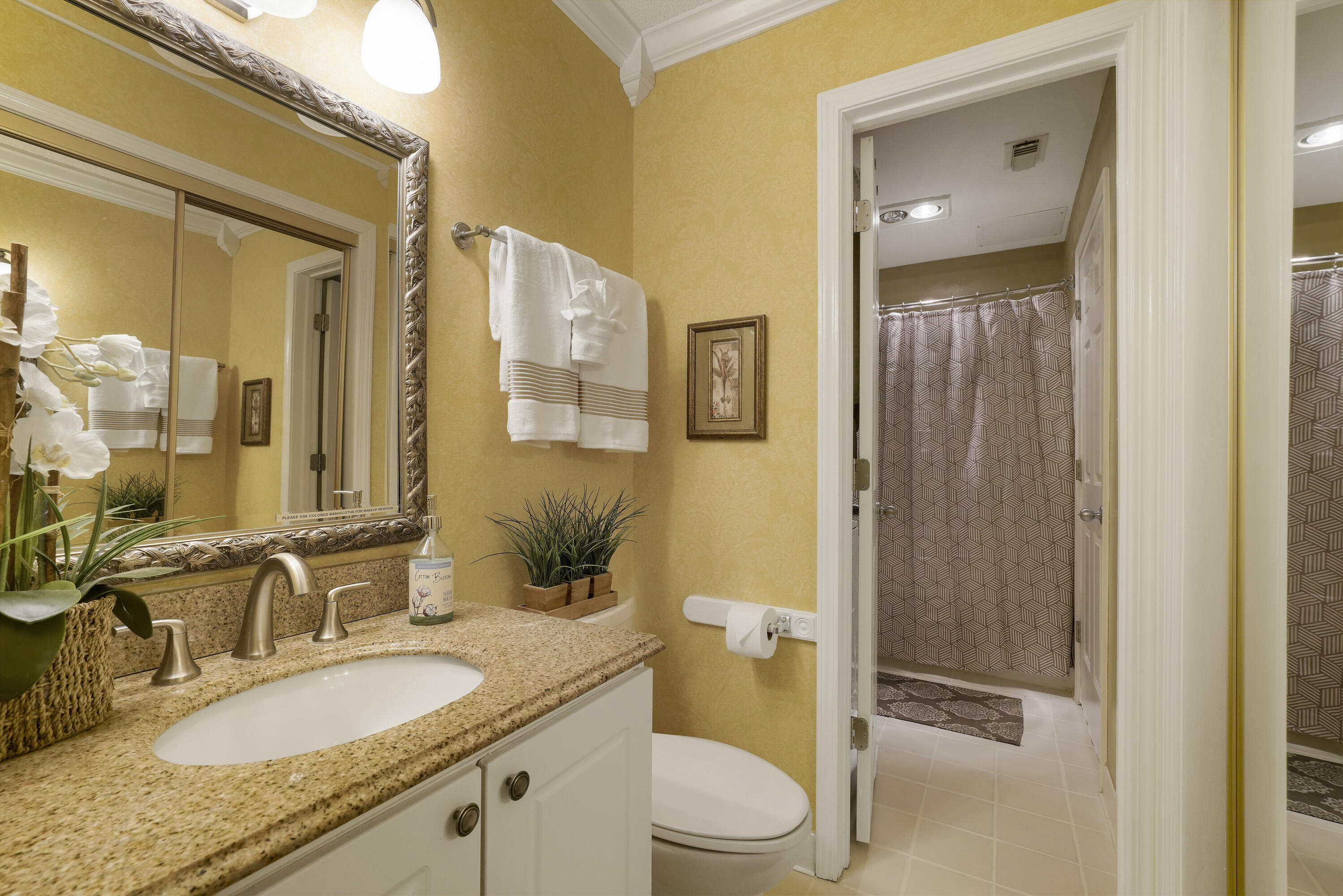 CORAL REEF CLUB - Residential