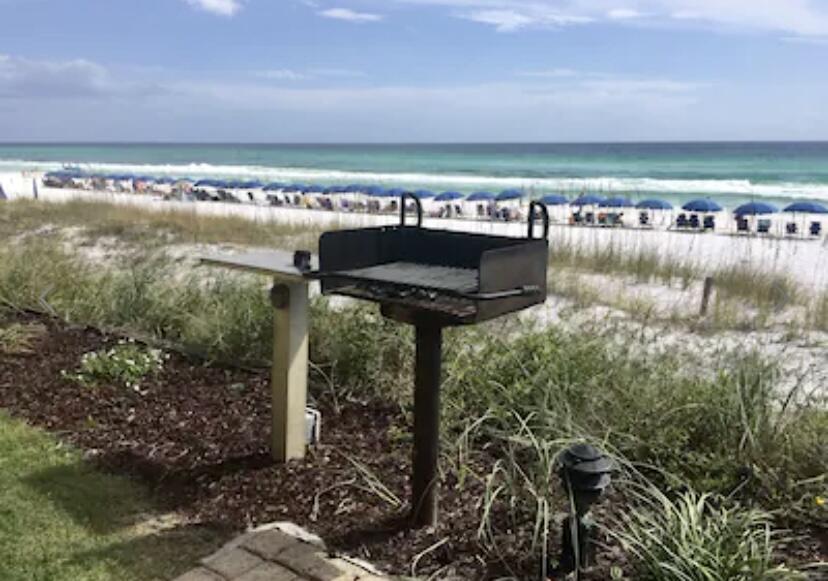 CORAL REEF CLUB - Residential