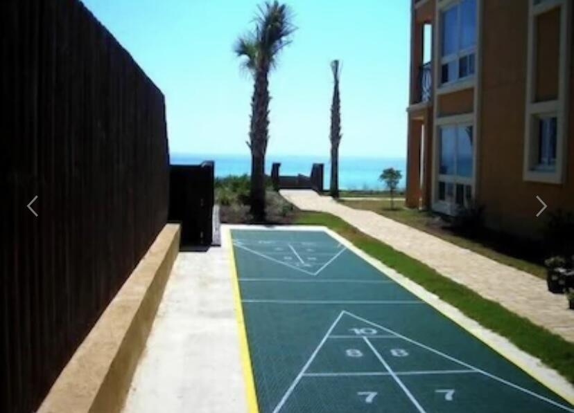 CORAL REEF CLUB - Residential