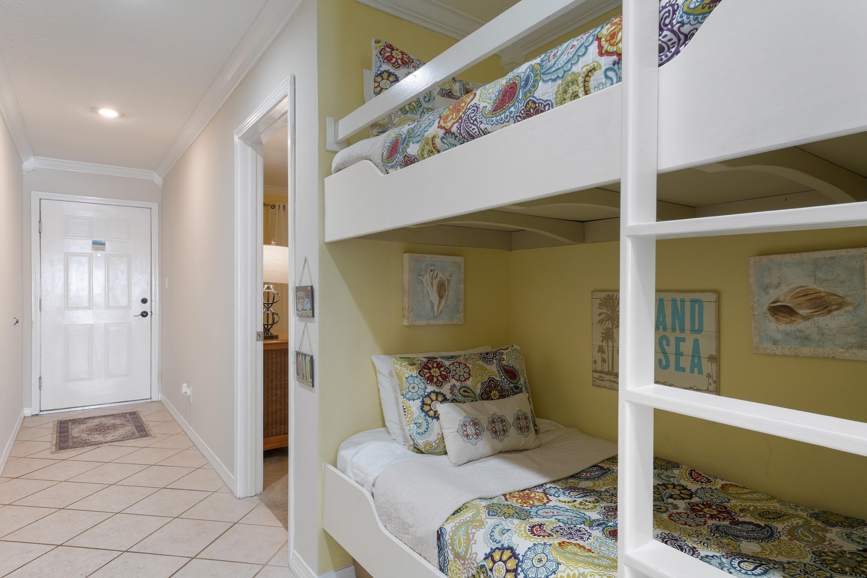 CORAL REEF CLUB - Residential