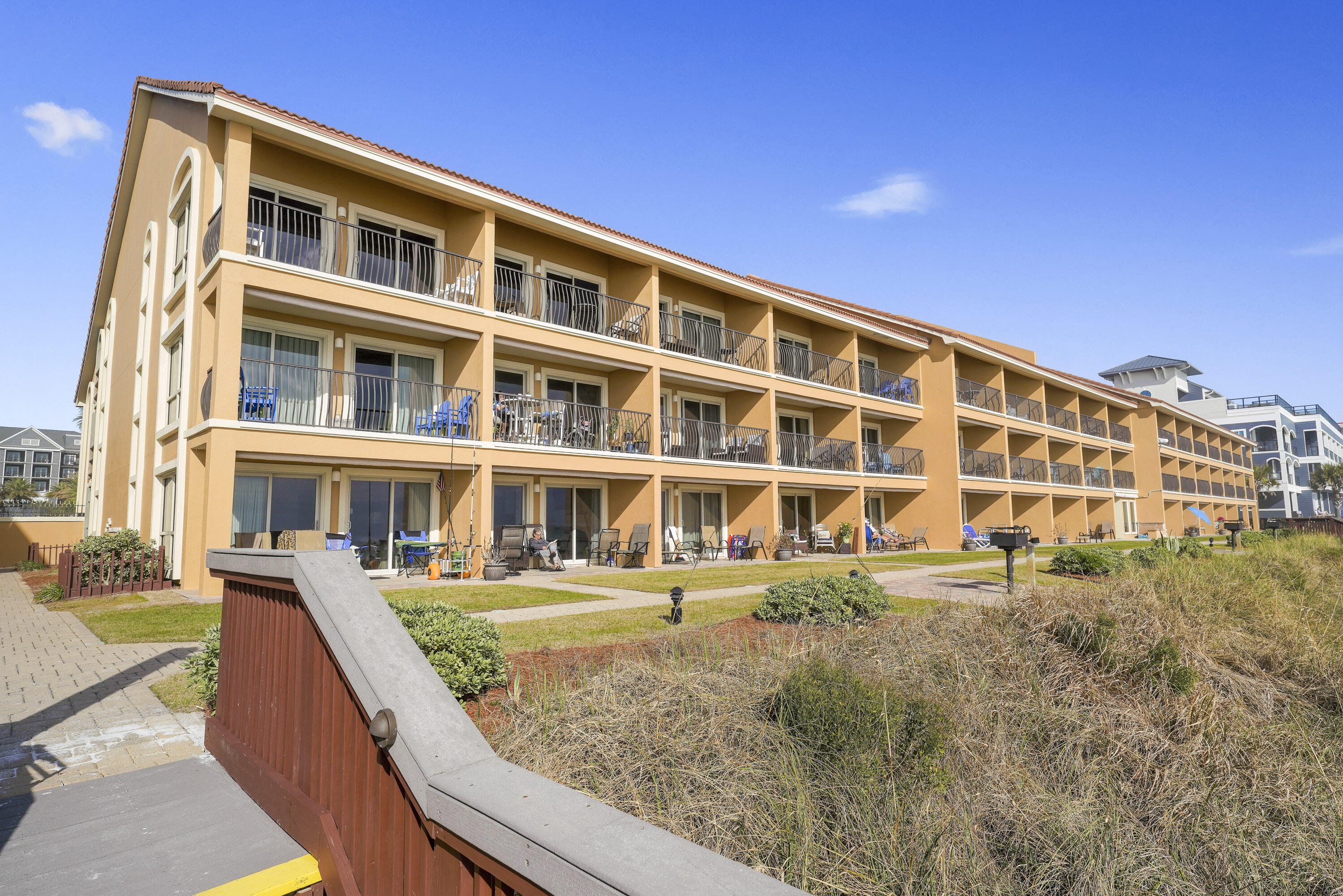 CORAL REEF CLUB - Residential