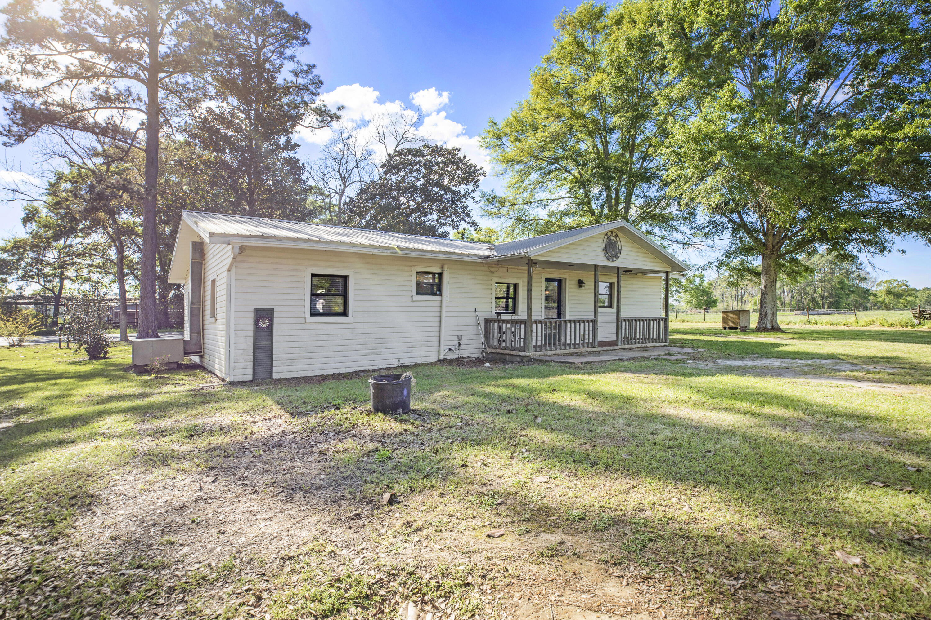 NO RECORDED SUBDIVISION - Residential