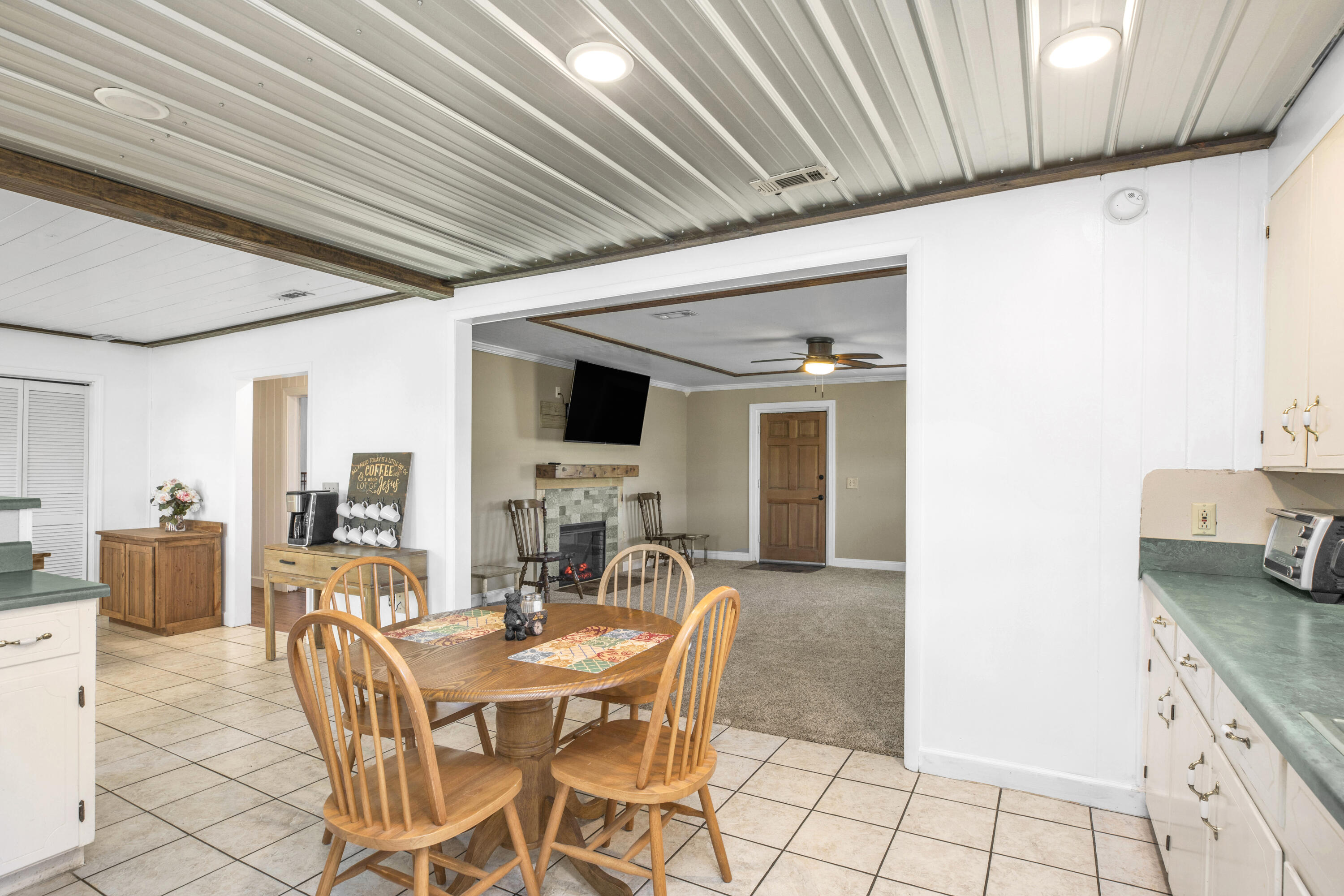 NO RECORDED SUBDIVISION - Residential