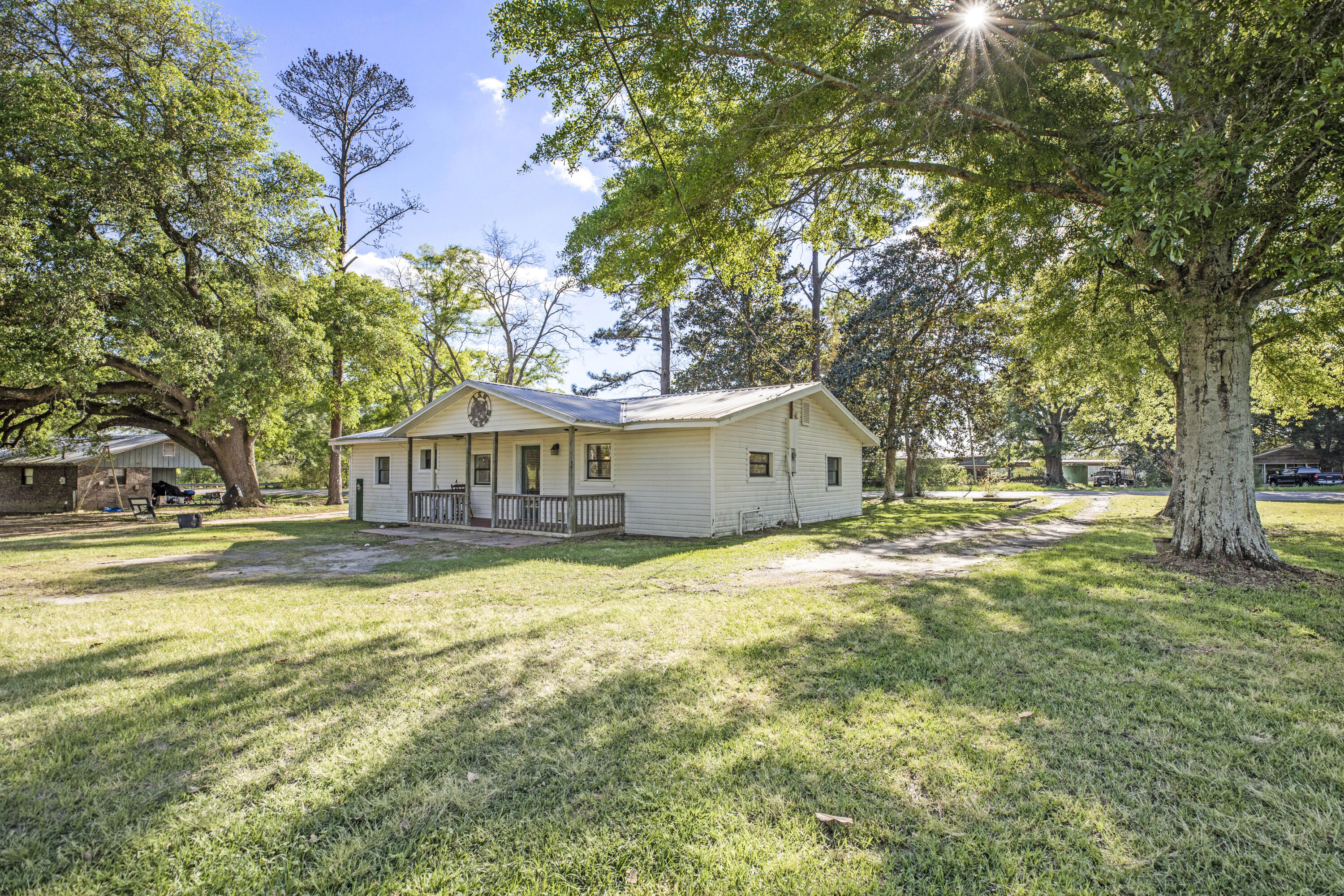 NO RECORDED SUBDIVISION - Residential