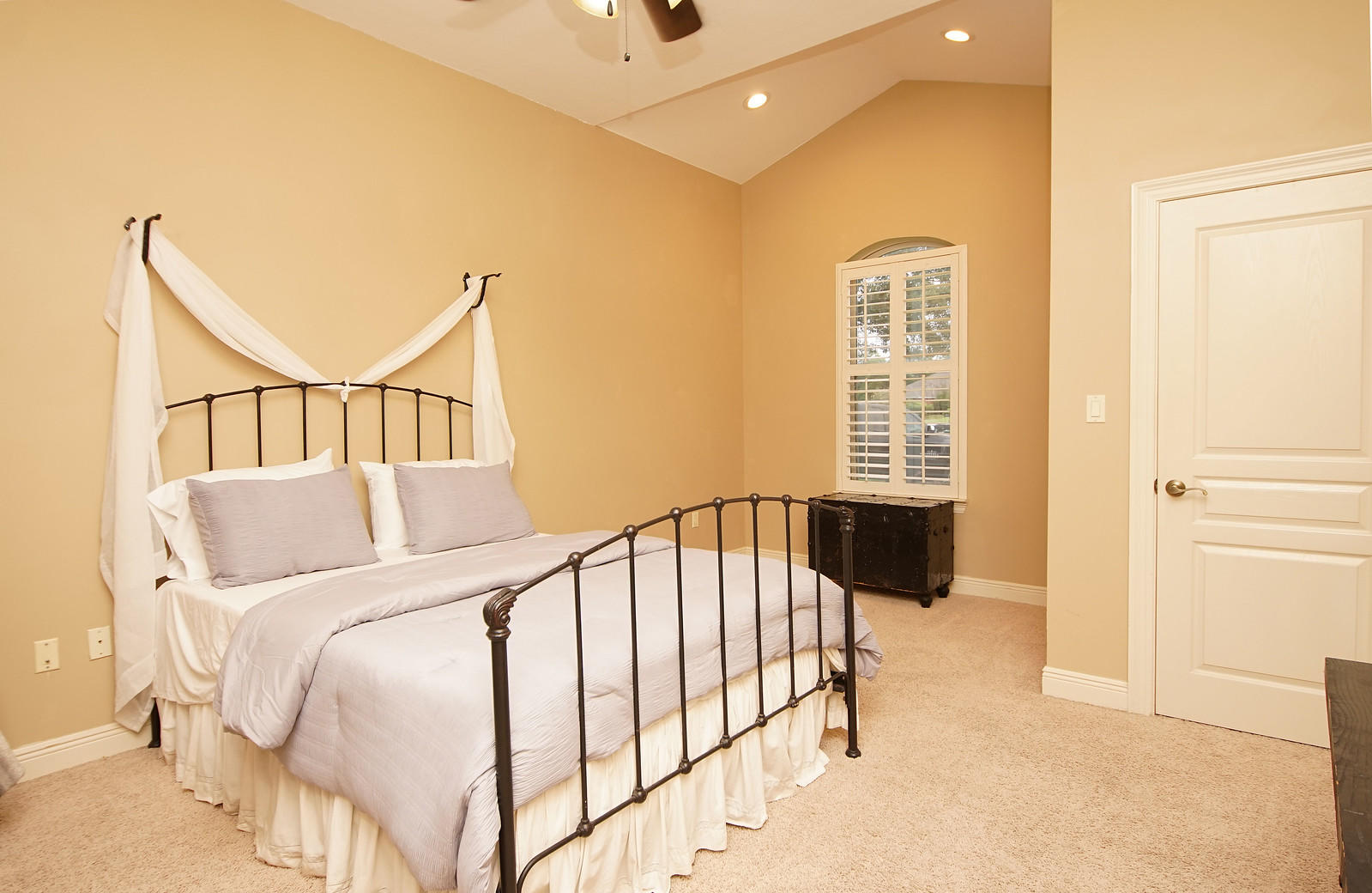 CHARDONNAY ESTATES - Residential