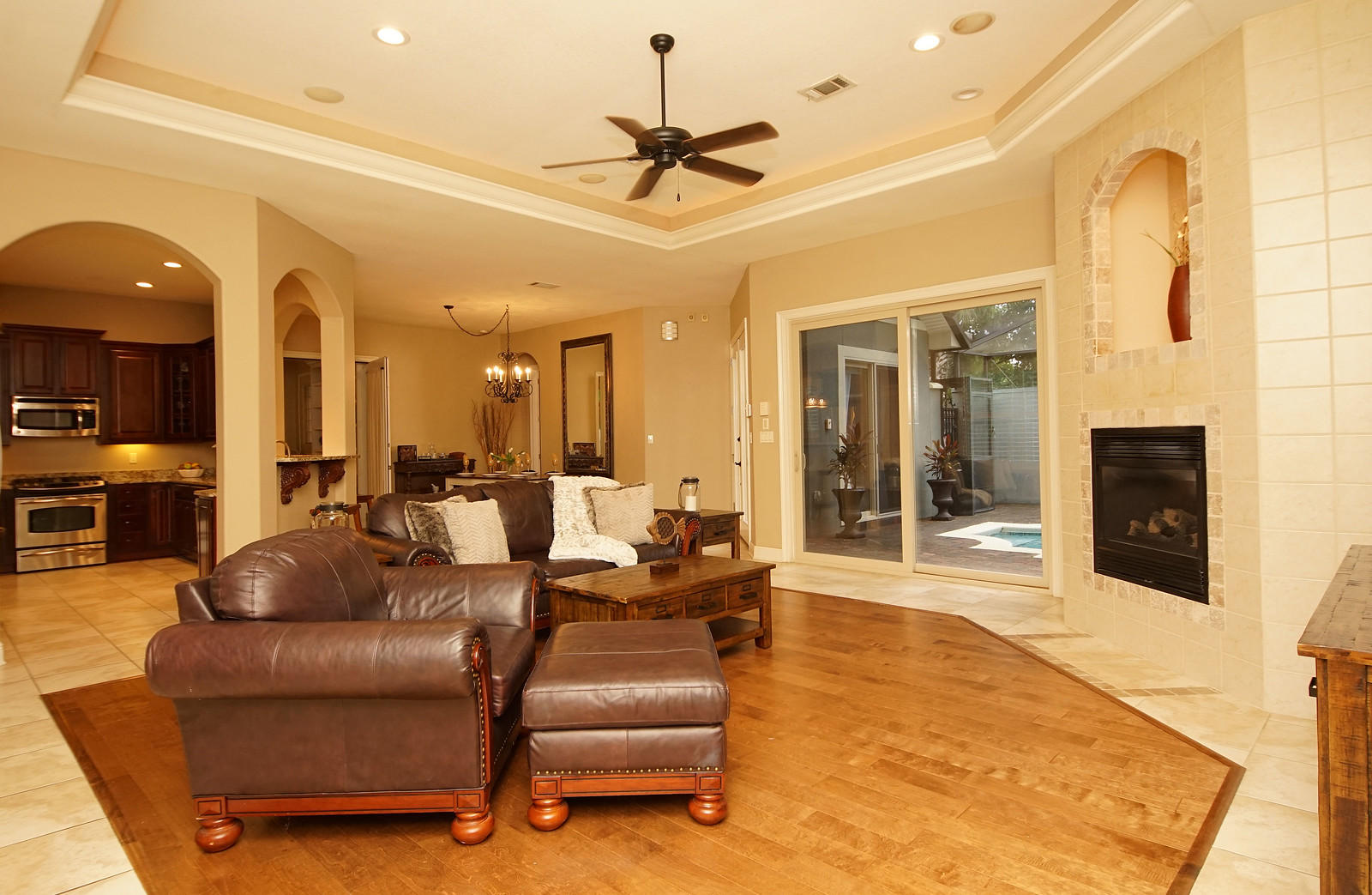 CHARDONNAY ESTATES - Residential