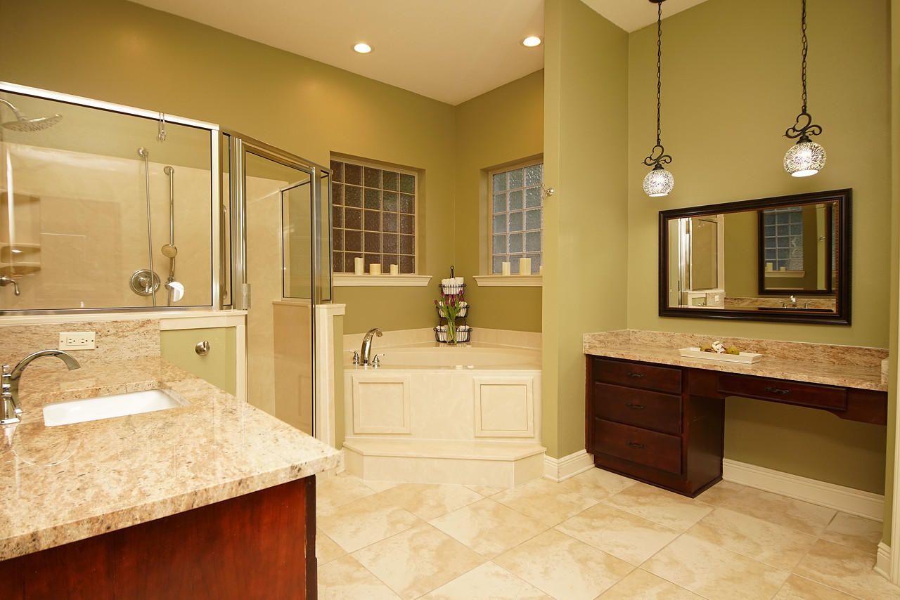 CHARDONNAY ESTATES - Residential