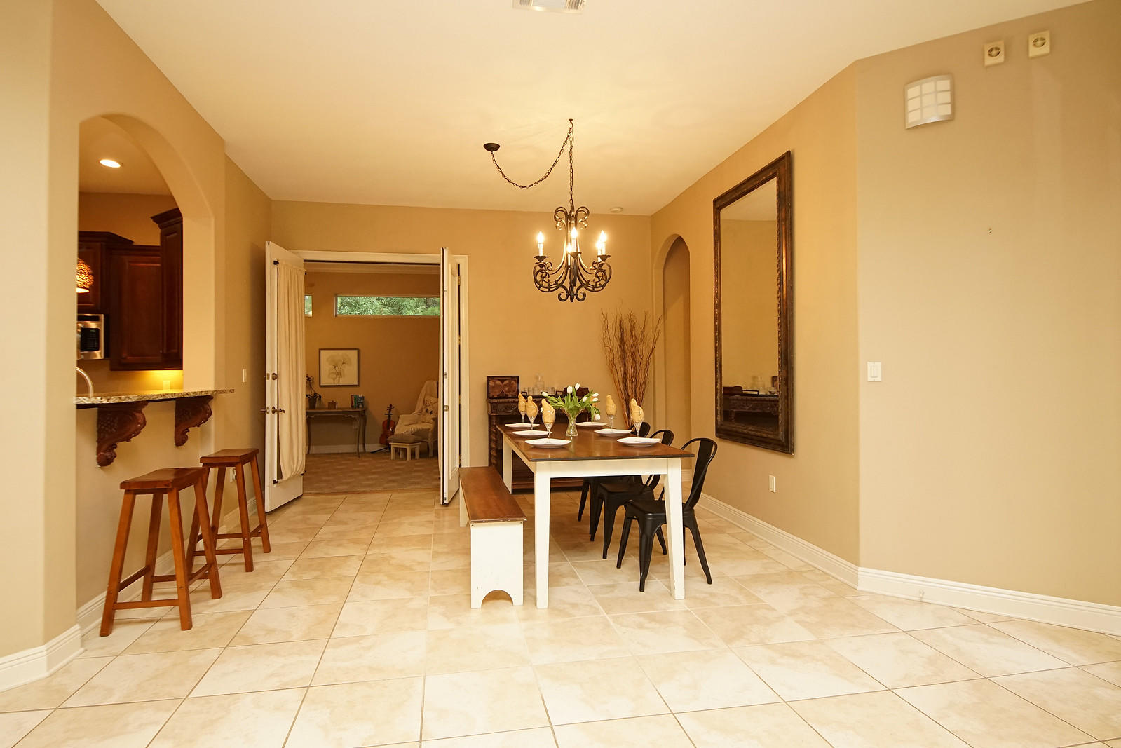 CHARDONNAY ESTATES - Residential