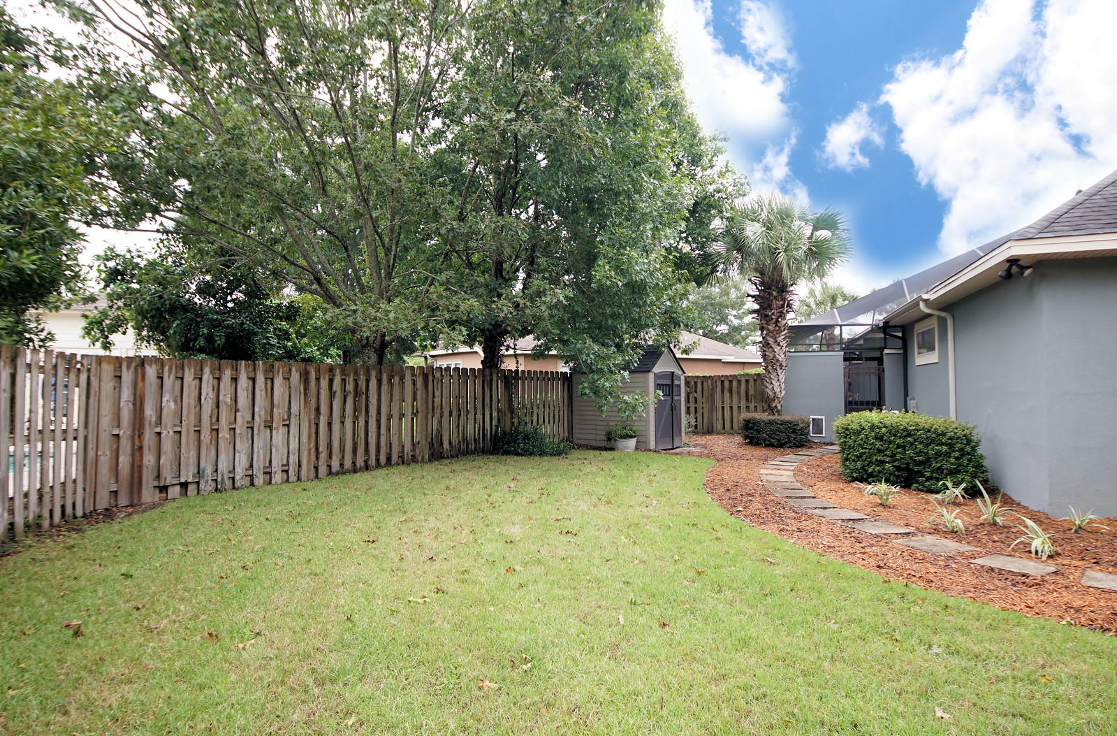 CHARDONNAY ESTATES - Residential