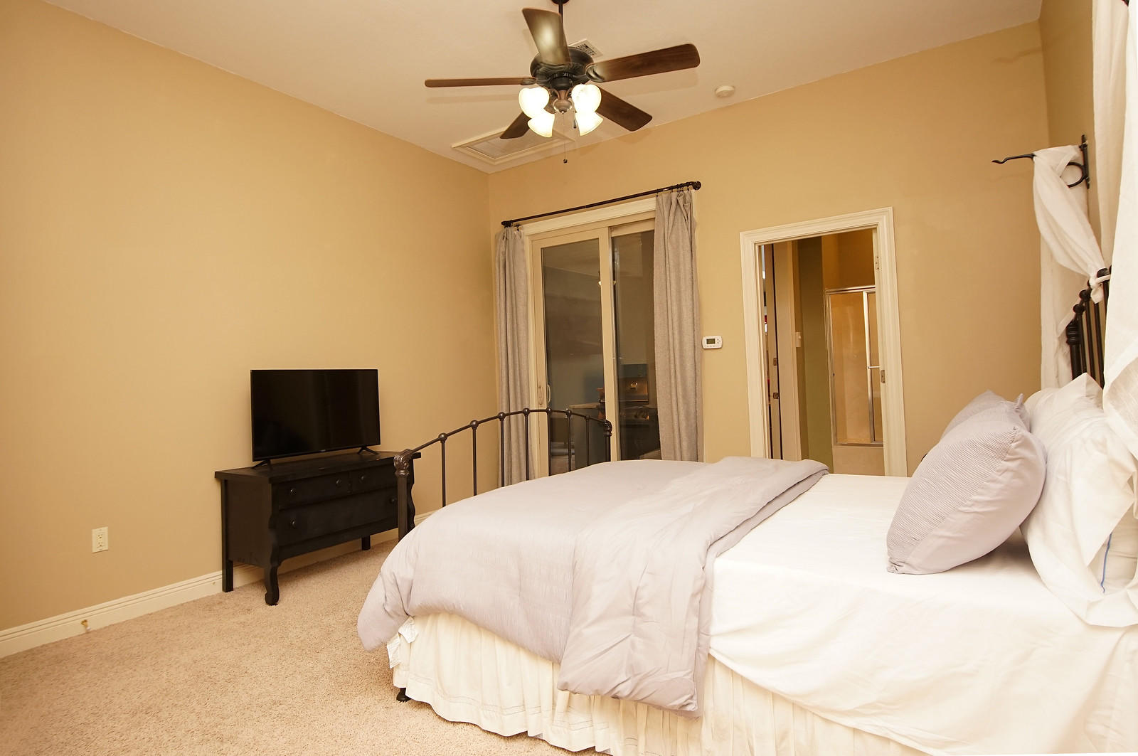 CHARDONNAY ESTATES - Residential