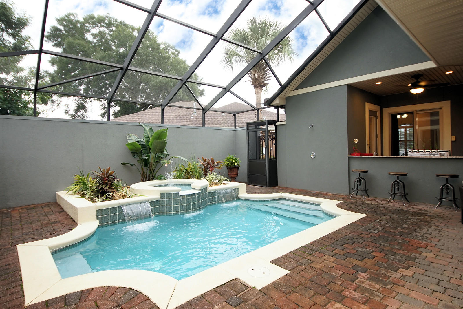 CHARDONNAY ESTATES - Residential