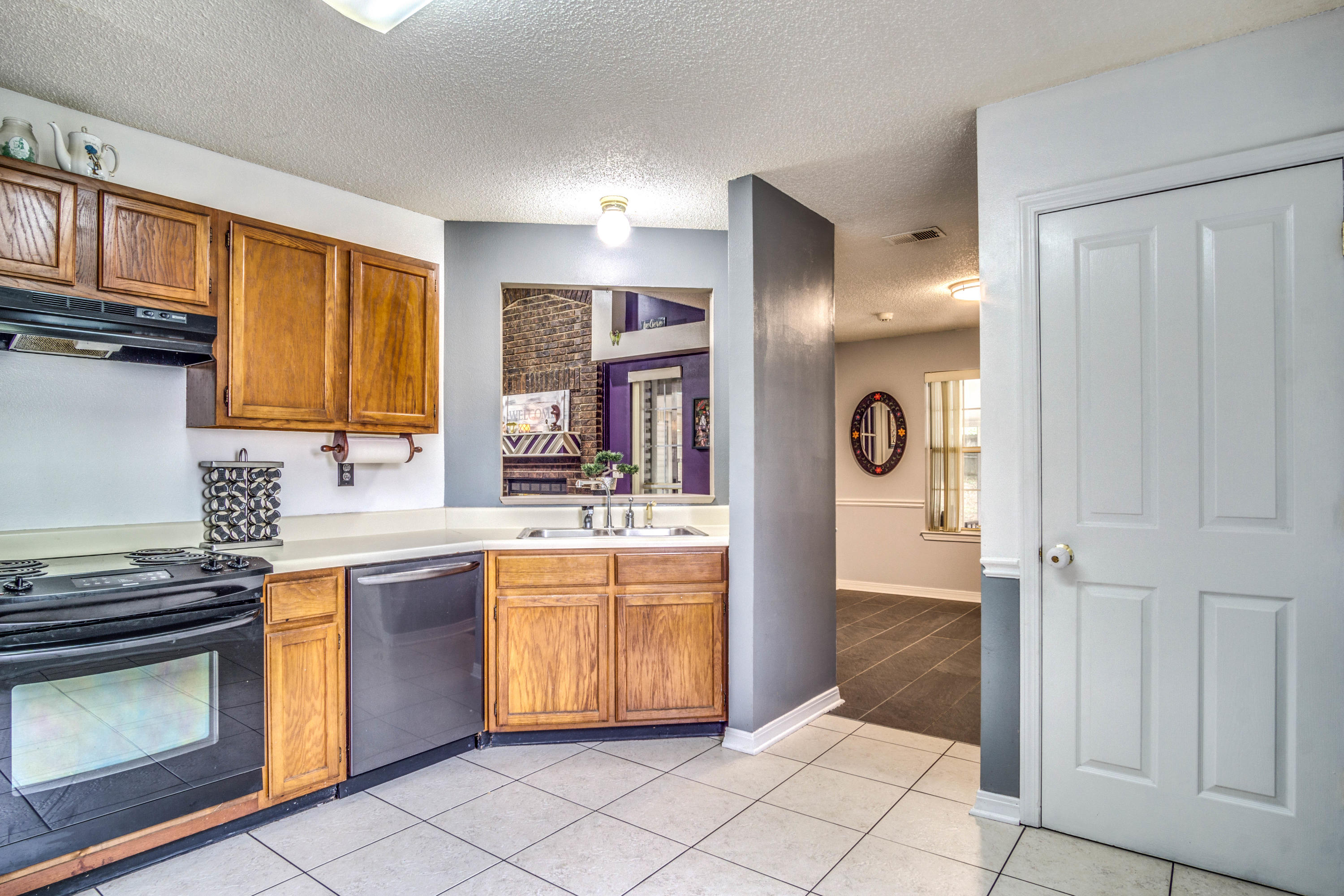 ROLLING HILLS ESTATES - Residential