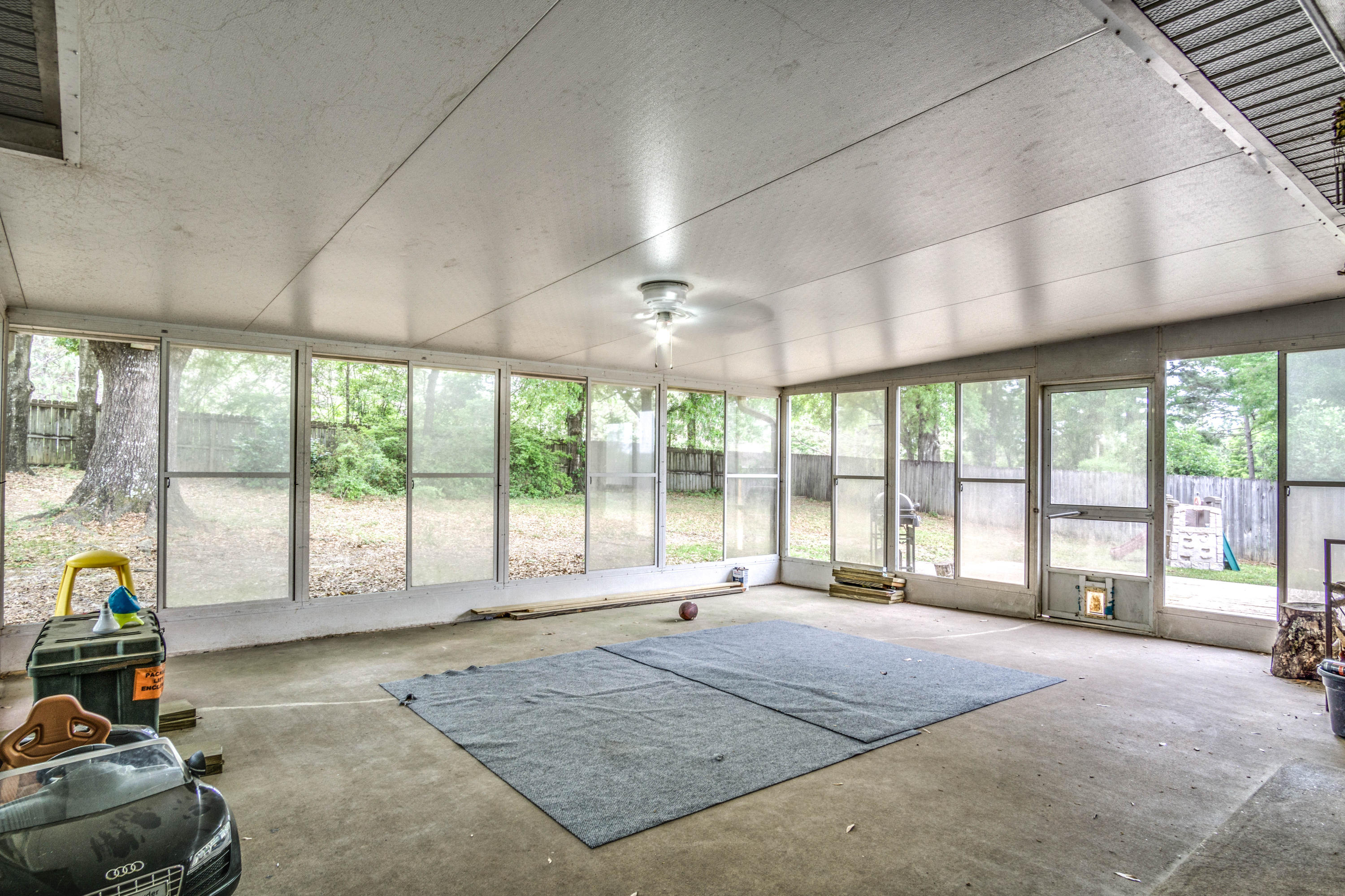 ROLLING HILLS ESTATES - Residential