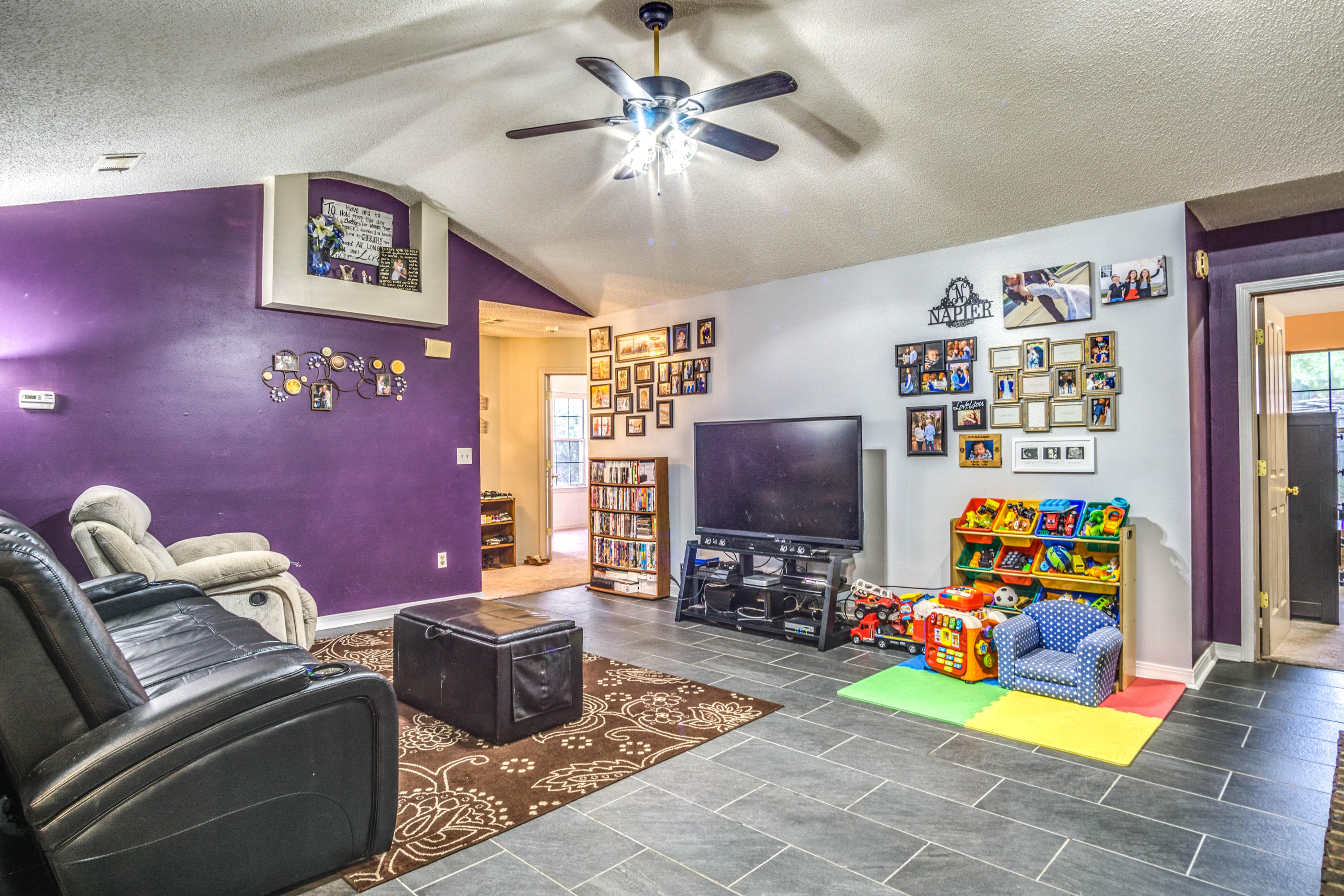 ROLLING HILLS ESTATES - Residential