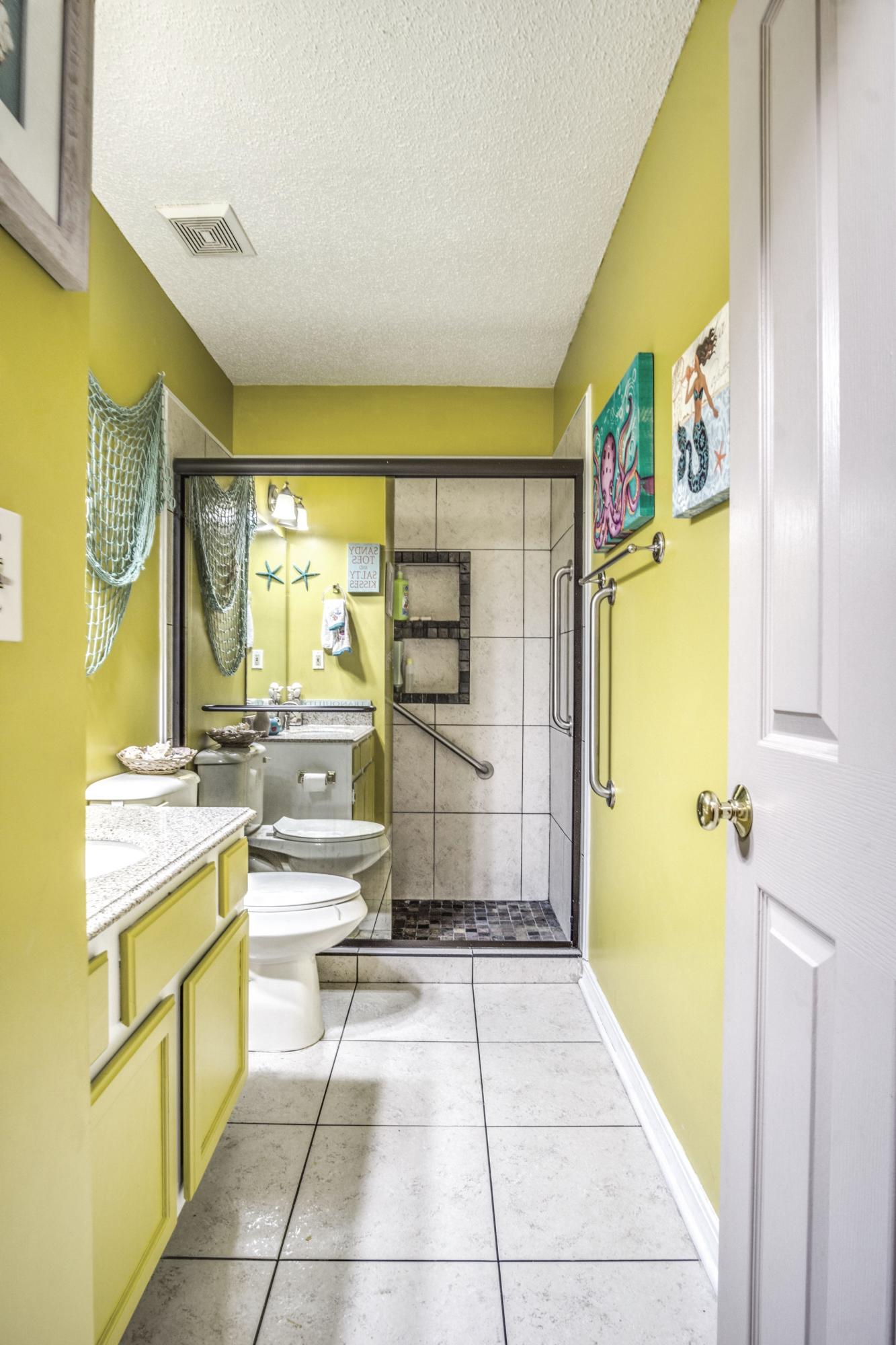 ROLLING HILLS ESTATES - Residential