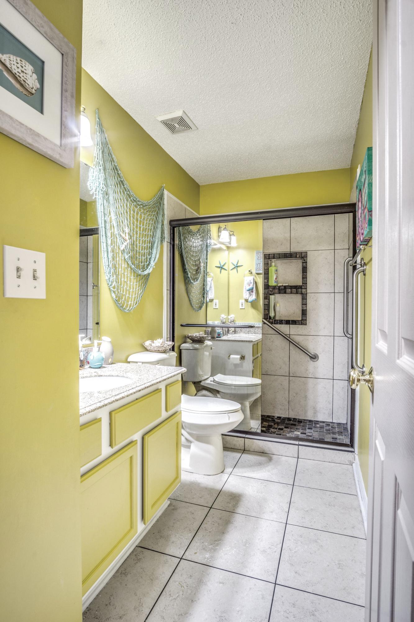 ROLLING HILLS ESTATES - Residential