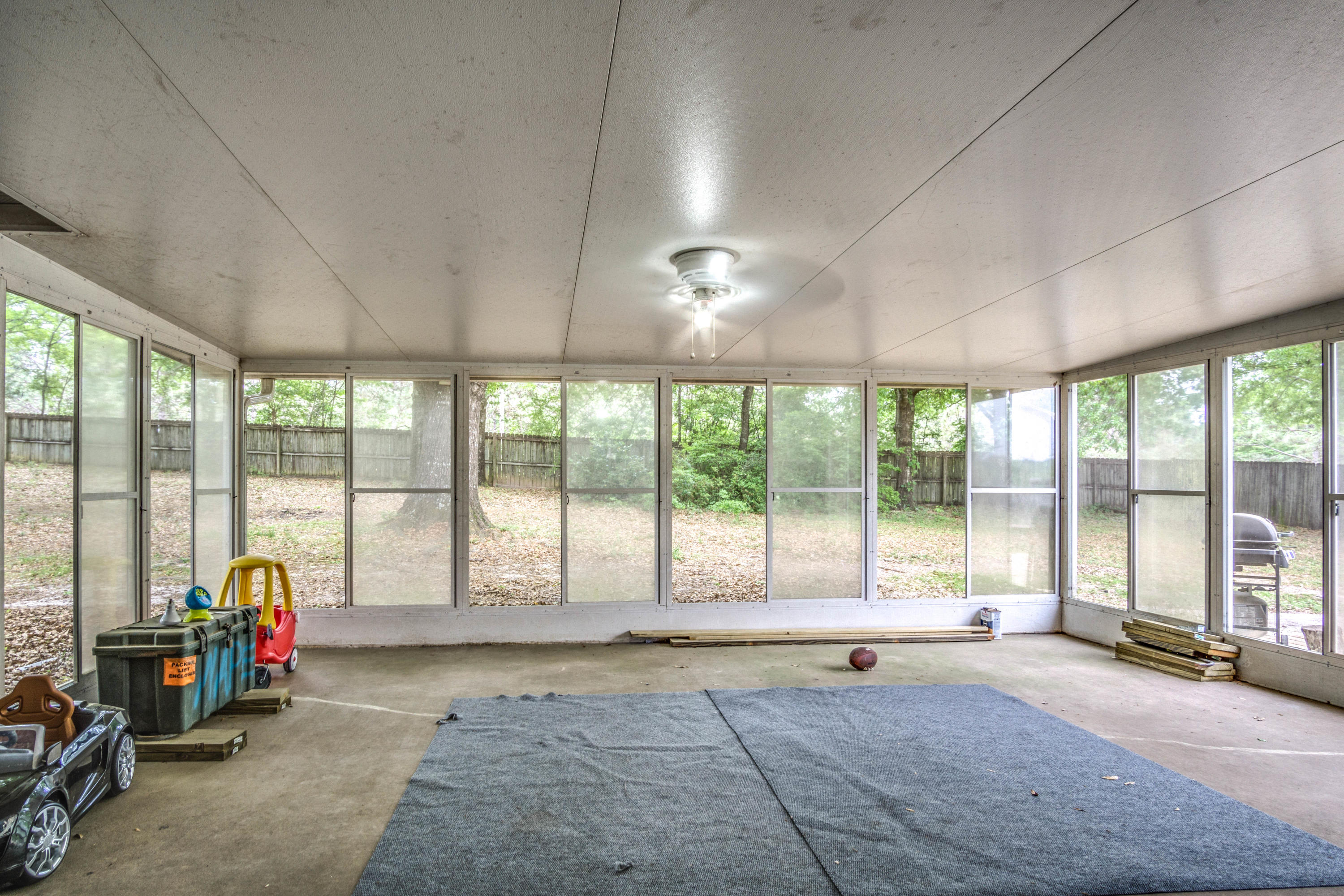 ROLLING HILLS ESTATES - Residential