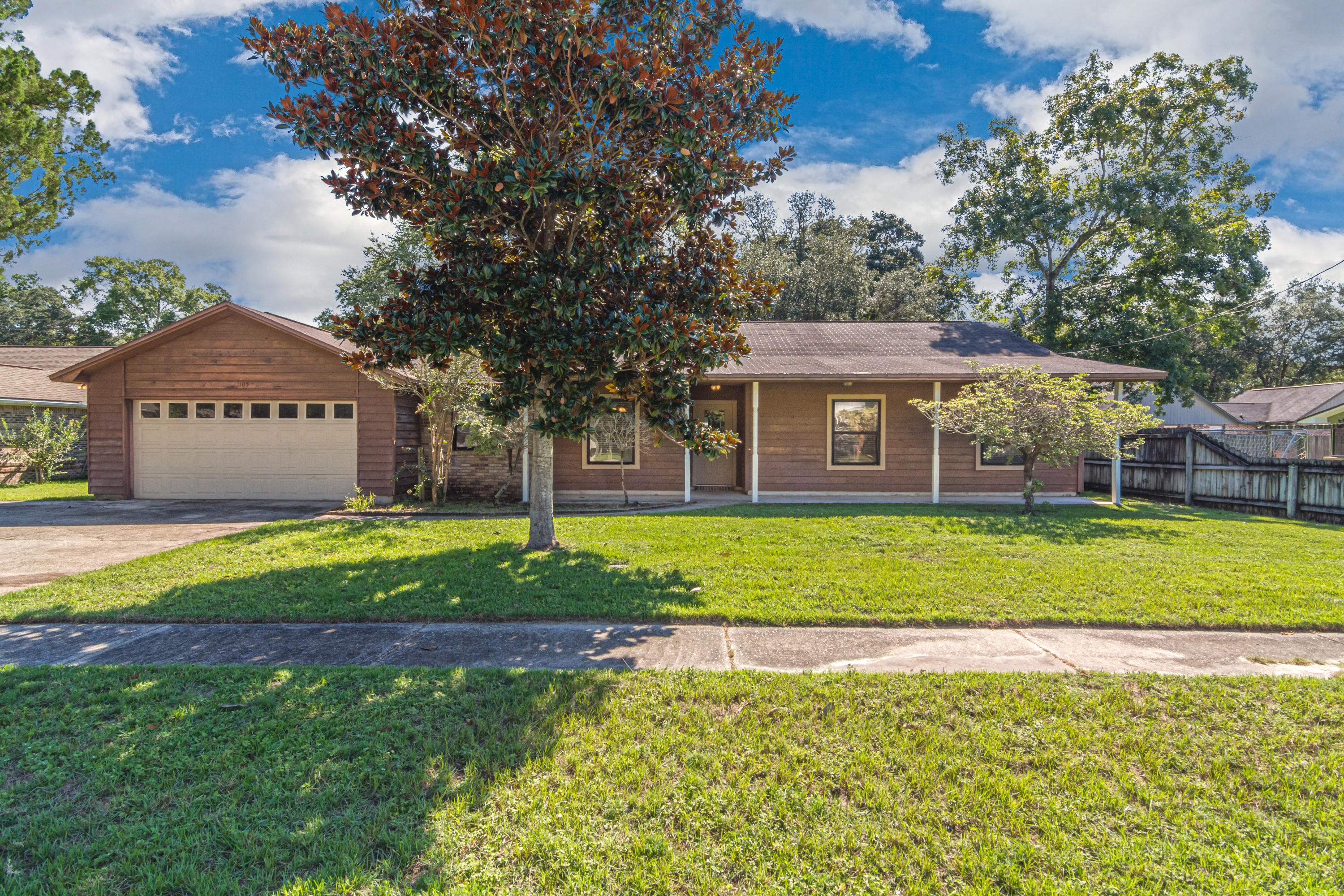 PINEWOOD ESTATES 2 - Residential