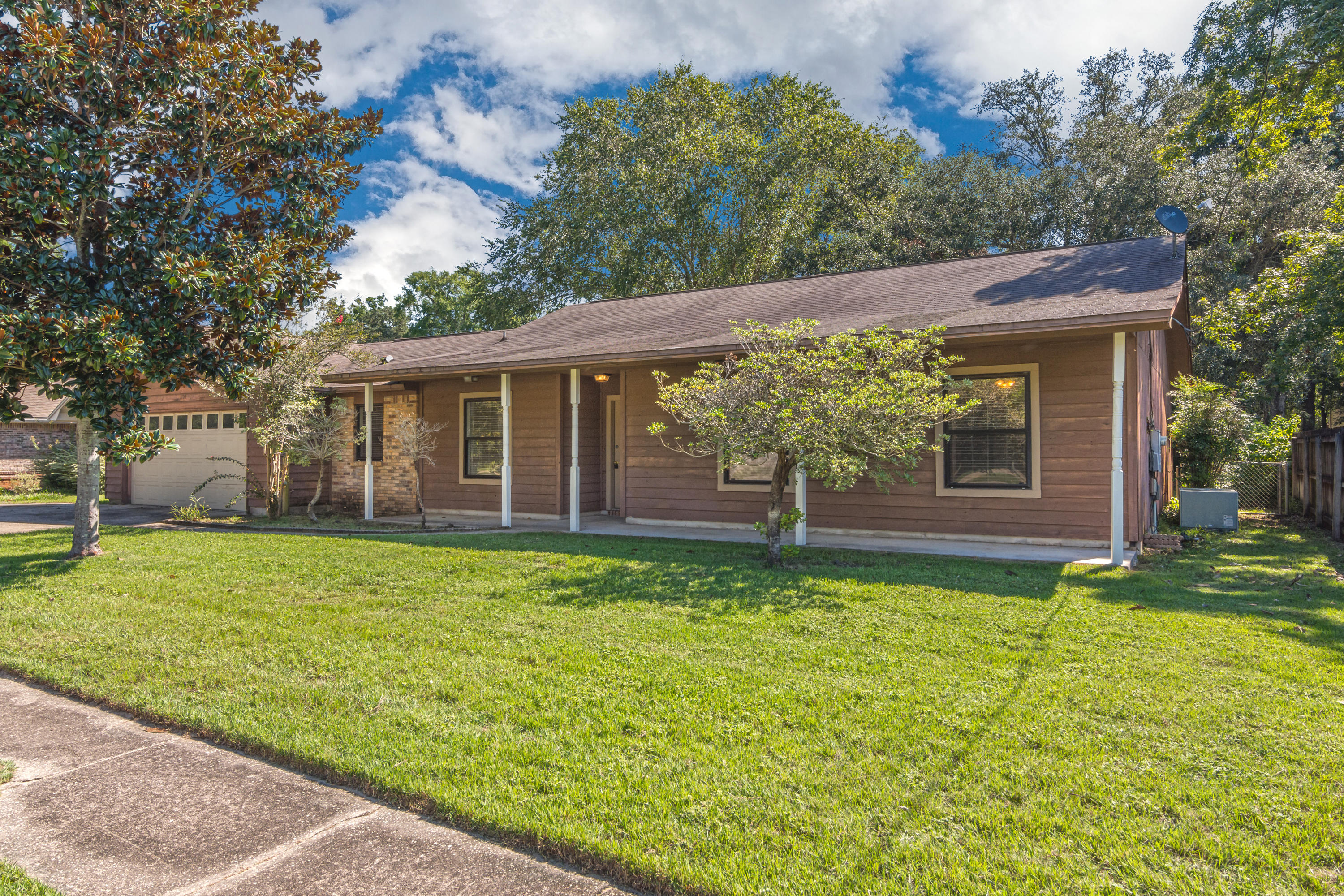 PINEWOOD ESTATES 2 - Residential