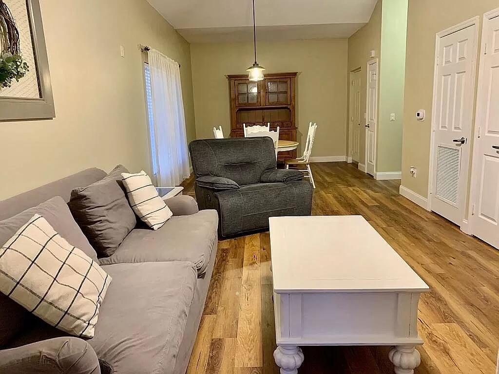 THE FLORIDA CLUB - Residential Lease