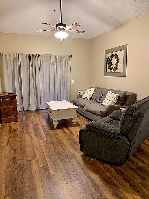 THE FLORIDA CLUB - Residential Lease
