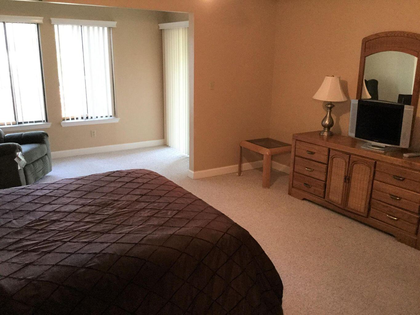 LAKESIDE CONDO AT BLUEWATER BAY - Residential Lease