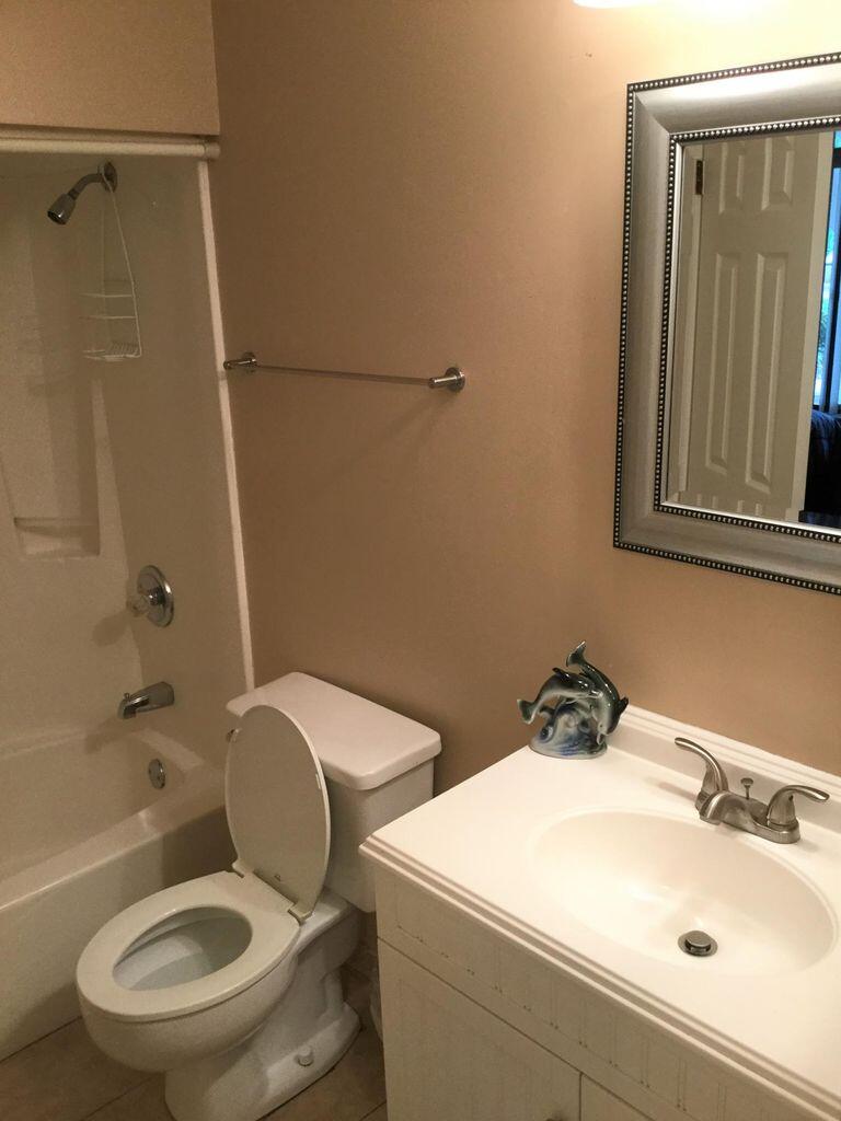 LAKESIDE CONDO AT BLUEWATER BAY - Residential Lease