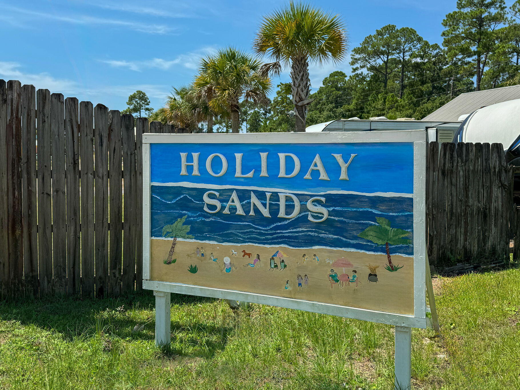 WES VIC HOLIDAY SANDS - Land