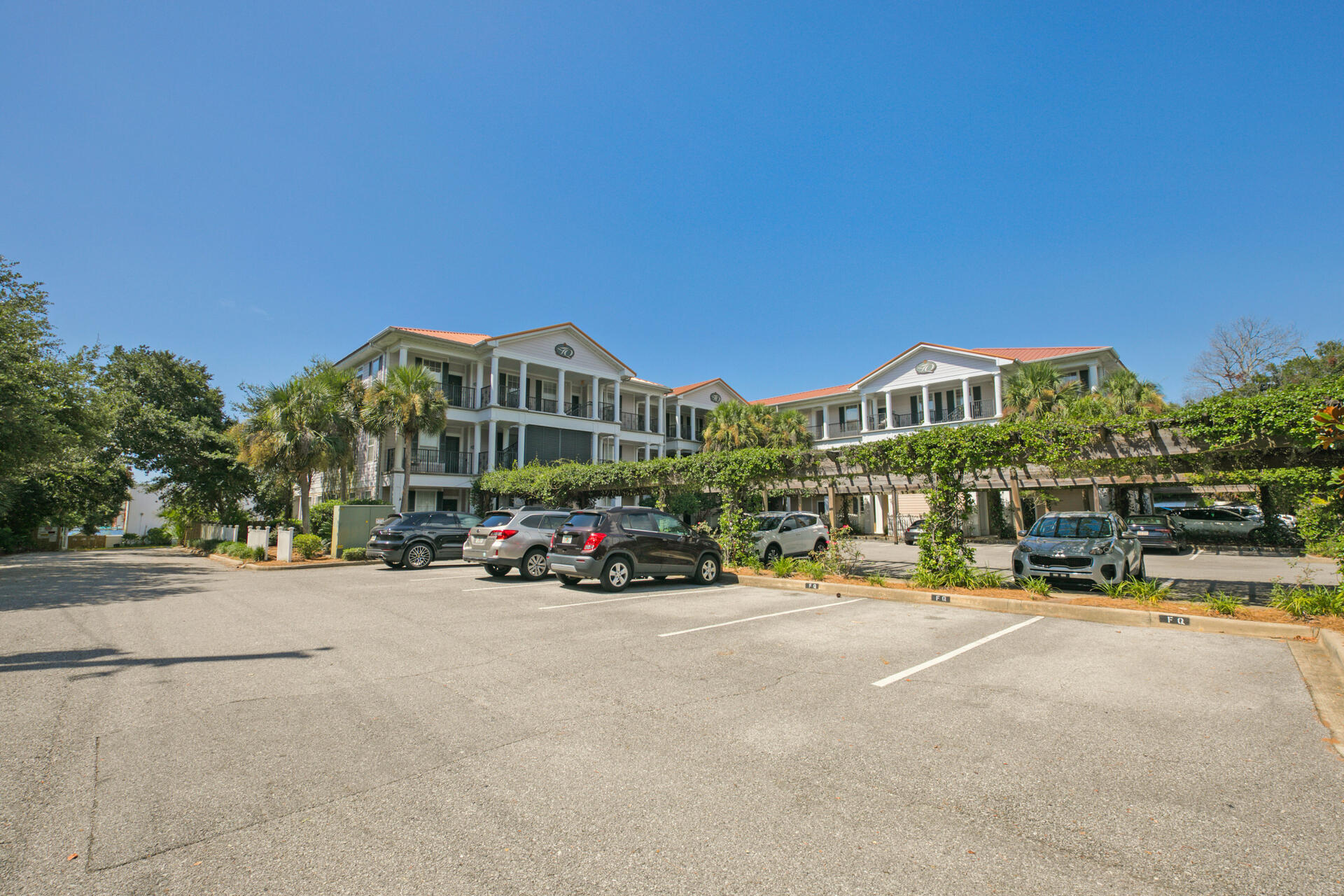 FRENCH QUARTERS - Residential