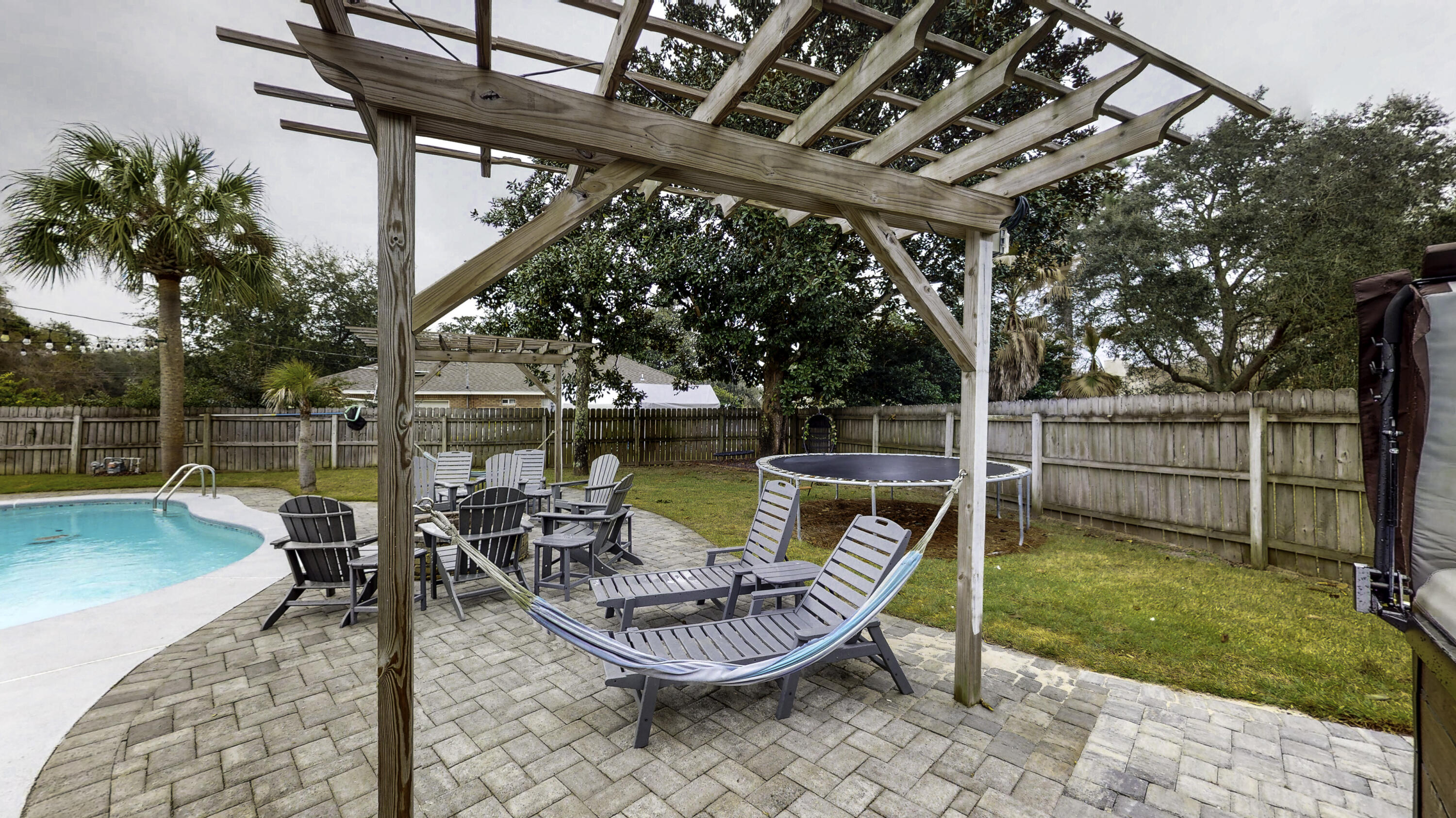 KELL-AIRE GARDENS - Residential
