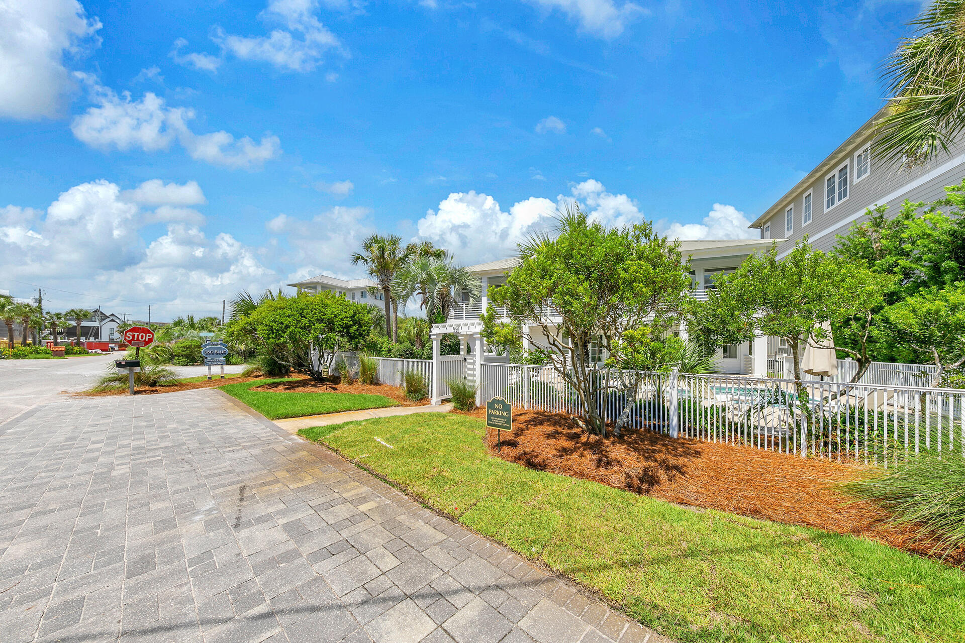 BLUE MOUNTAIN BEACH - Residential