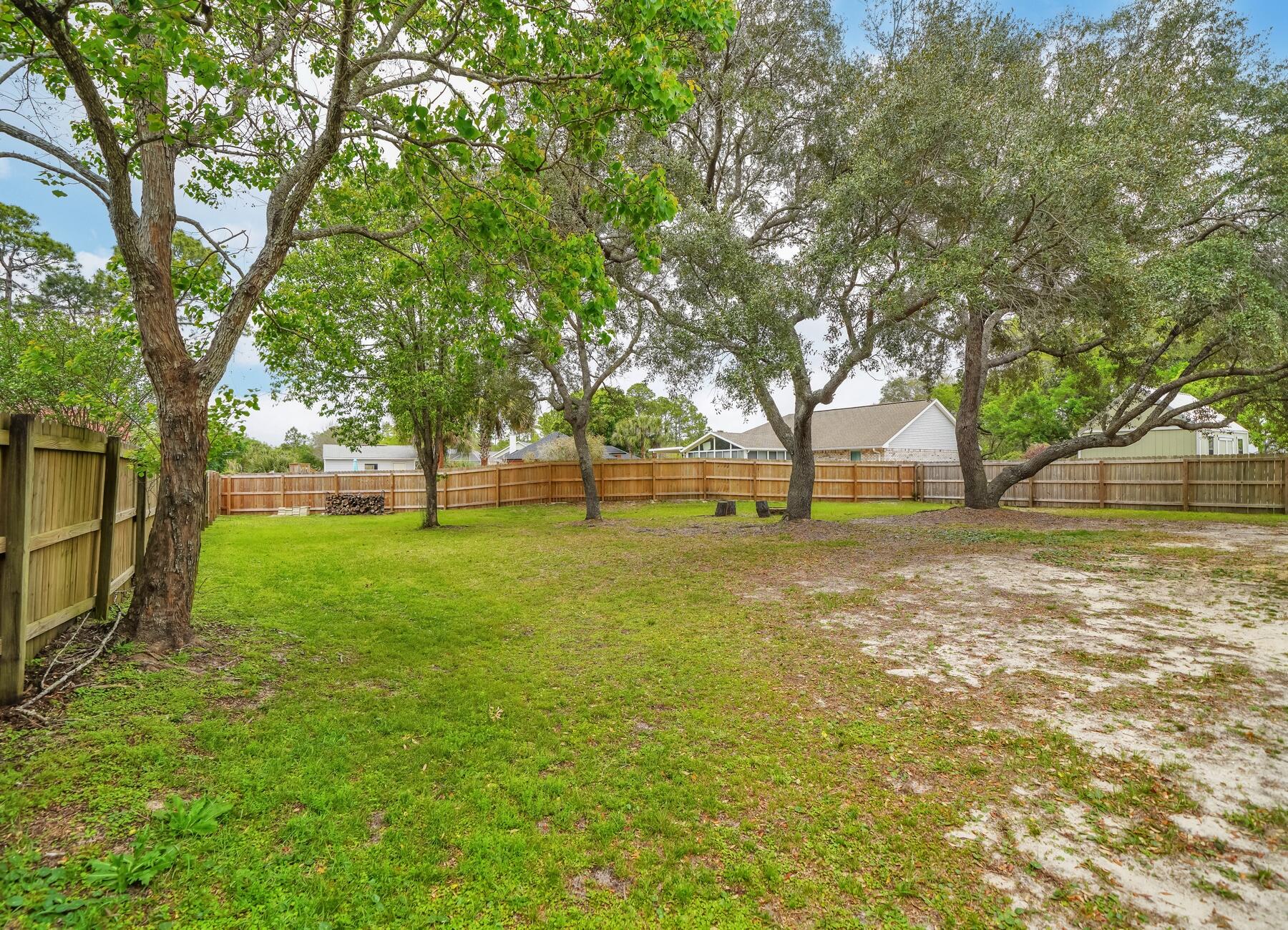 SPANISH TRACE ESTATES LOT 21BLK A AS DES IN OR 4197 PG 294 - Residential