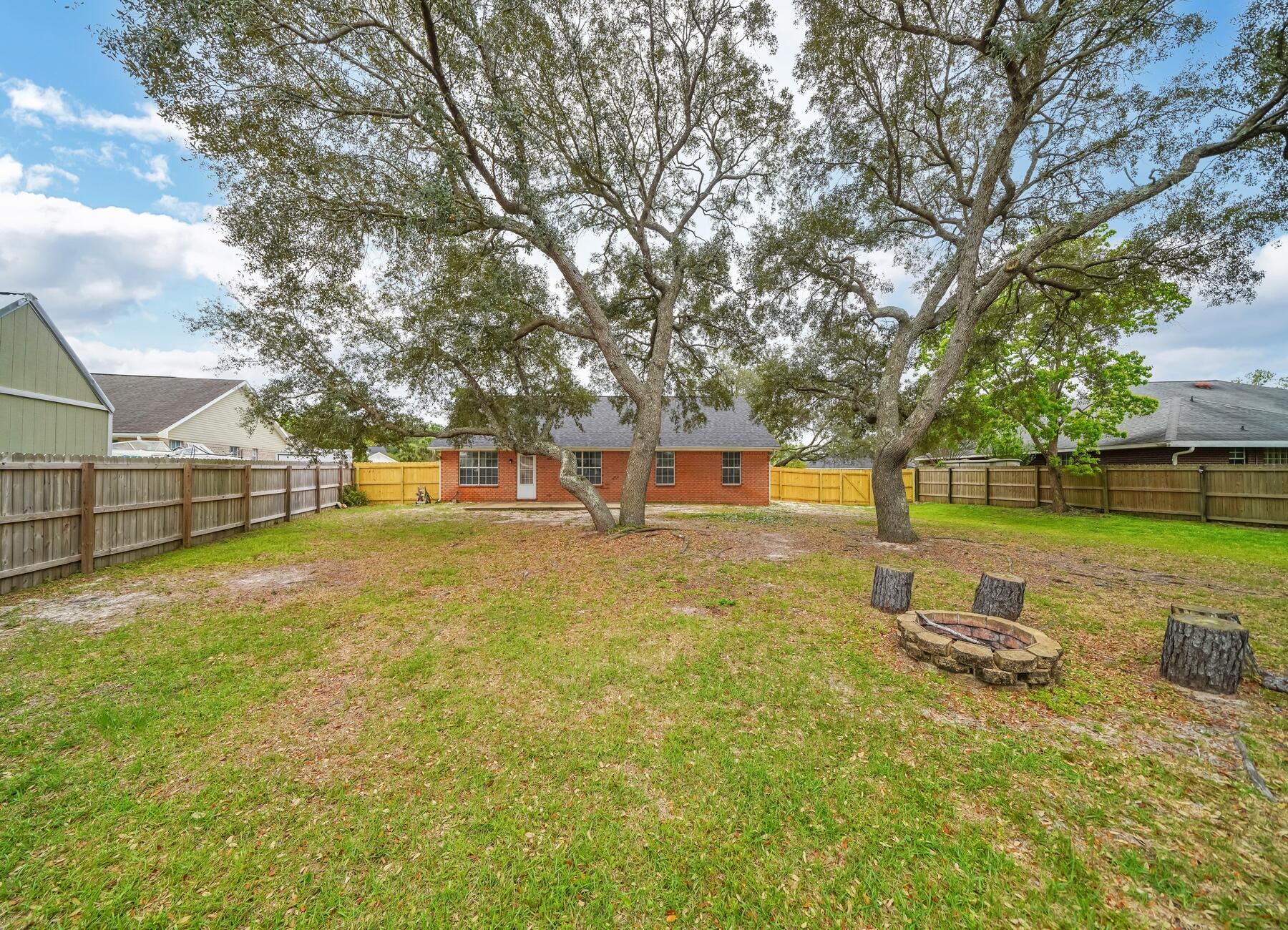 SPANISH TRACE ESTATES LOT 21BLK A AS DES IN OR 4197 PG 294 - Residential