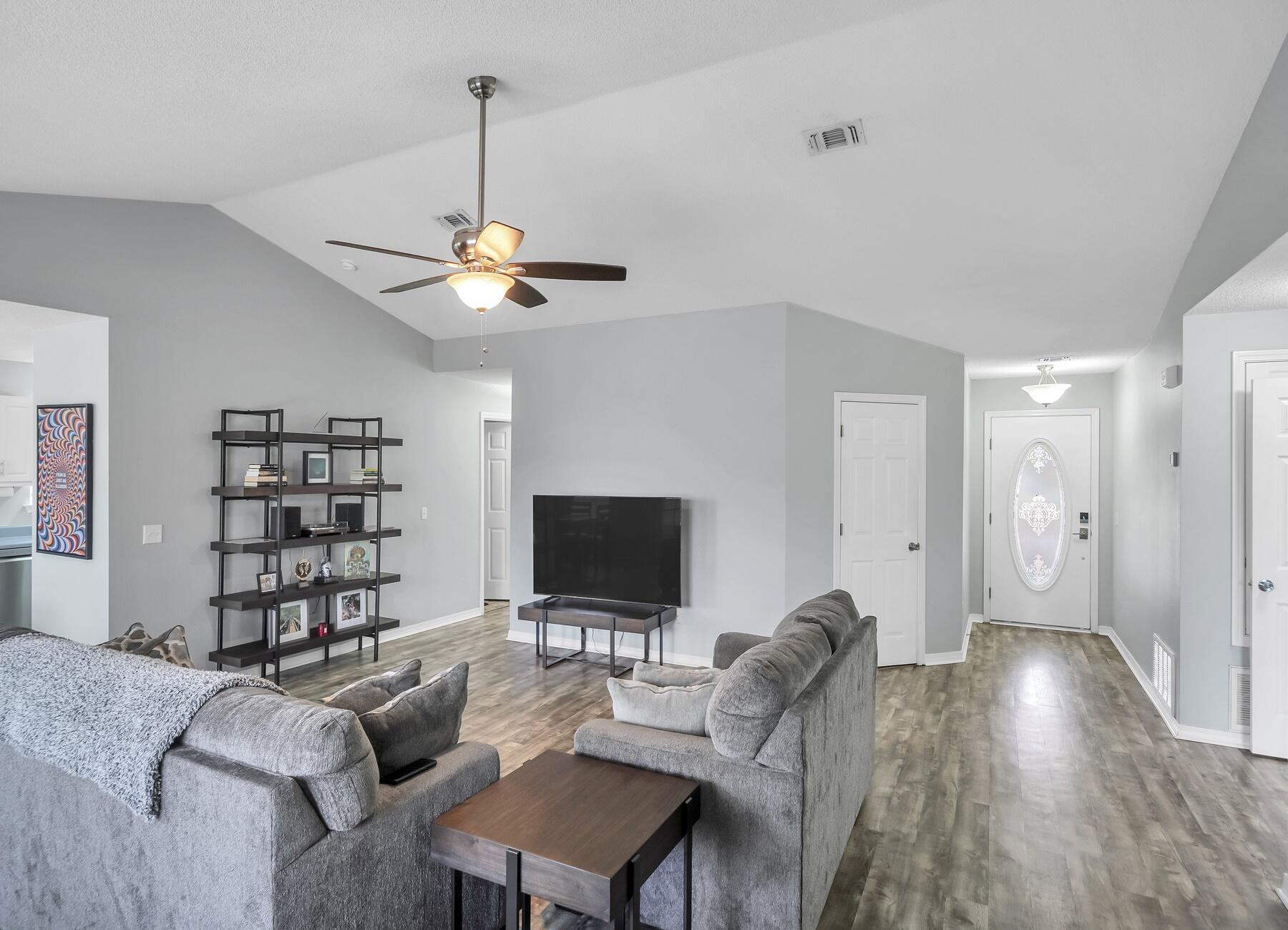 SPANISH TRACE ESTATES LOT 21BLK A AS DES IN OR 4197 PG 294 - Residential