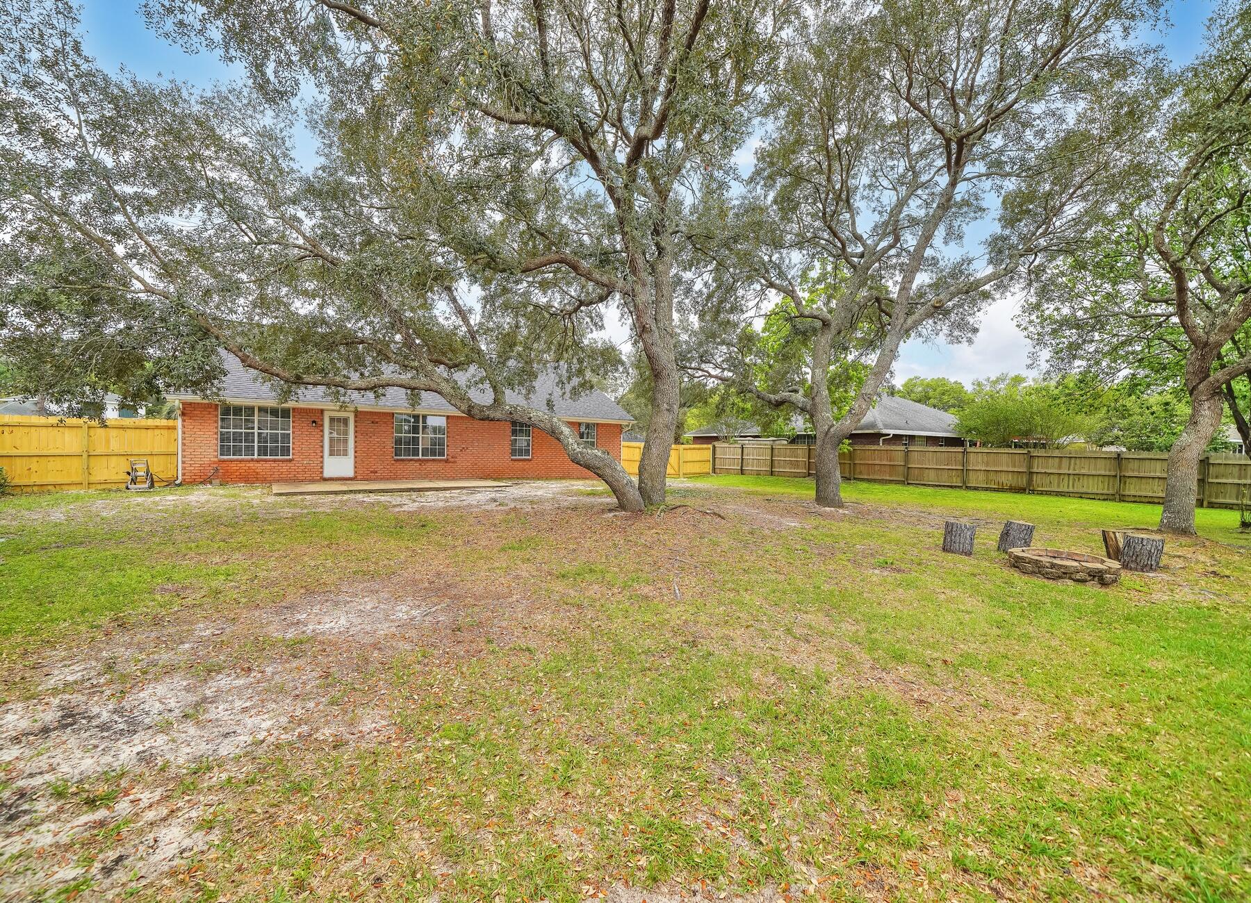 SPANISH TRACE ESTATES LOT 21BLK A AS DES IN OR 4197 PG 294 - Residential