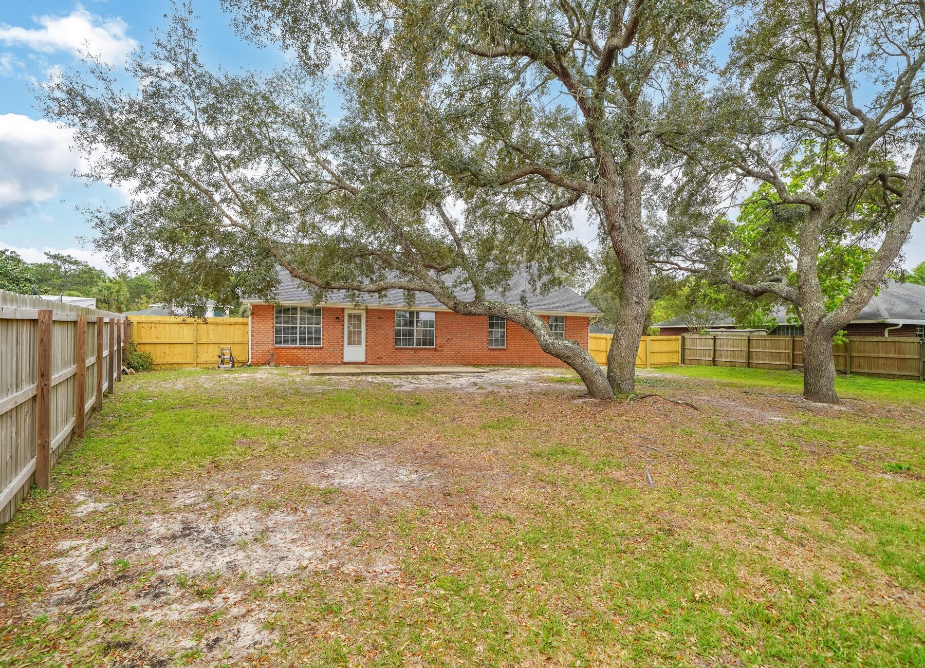 SPANISH TRACE ESTATES LOT 21BLK A AS DES IN OR 4197 PG 294 - Residential