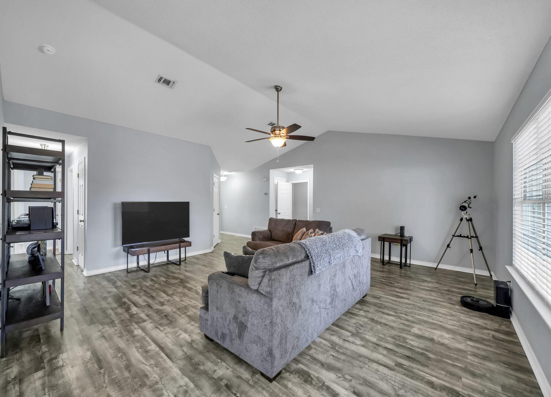 SPANISH TRACE ESTATES LOT 21BLK A AS DES IN OR 4197 PG 294 - Residential