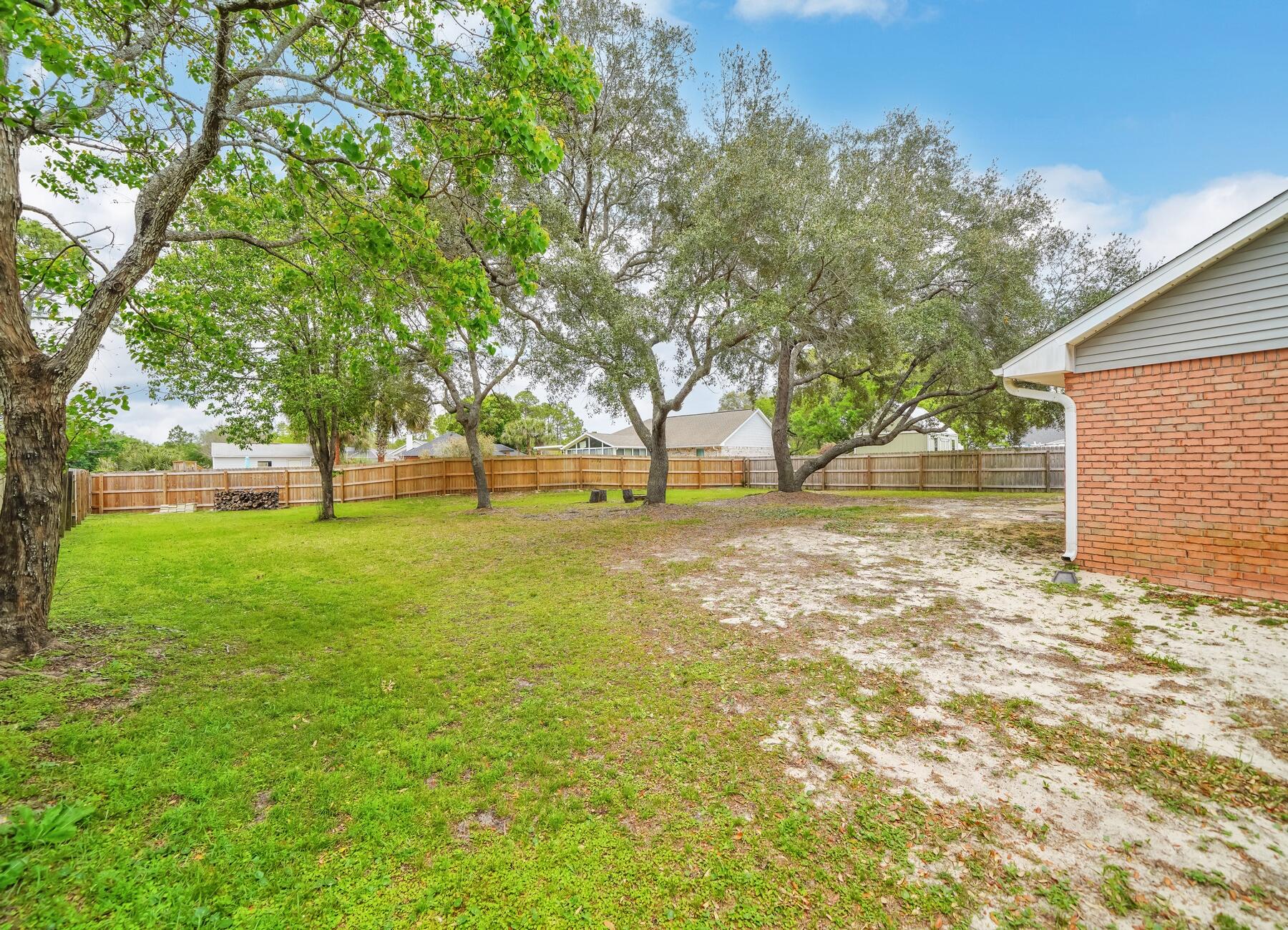 SPANISH TRACE ESTATES LOT 21BLK A AS DES IN OR 4197 PG 294 - Residential