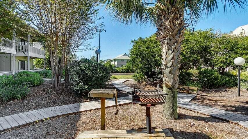 BEACHWOOD VILLAS CONDO - Residential