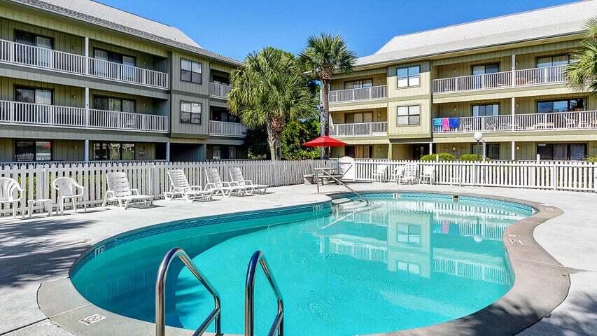 BEACHWOOD VILLAS CONDO - Residential