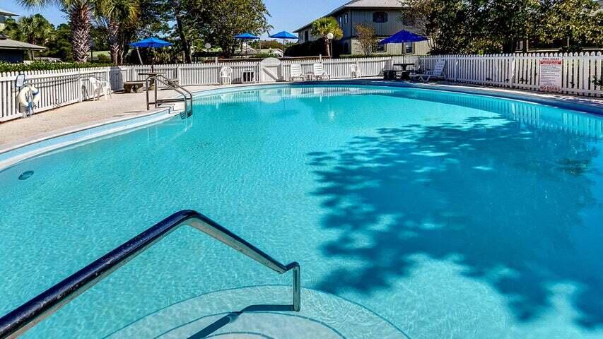 BEACHWOOD VILLAS CONDO - Residential
