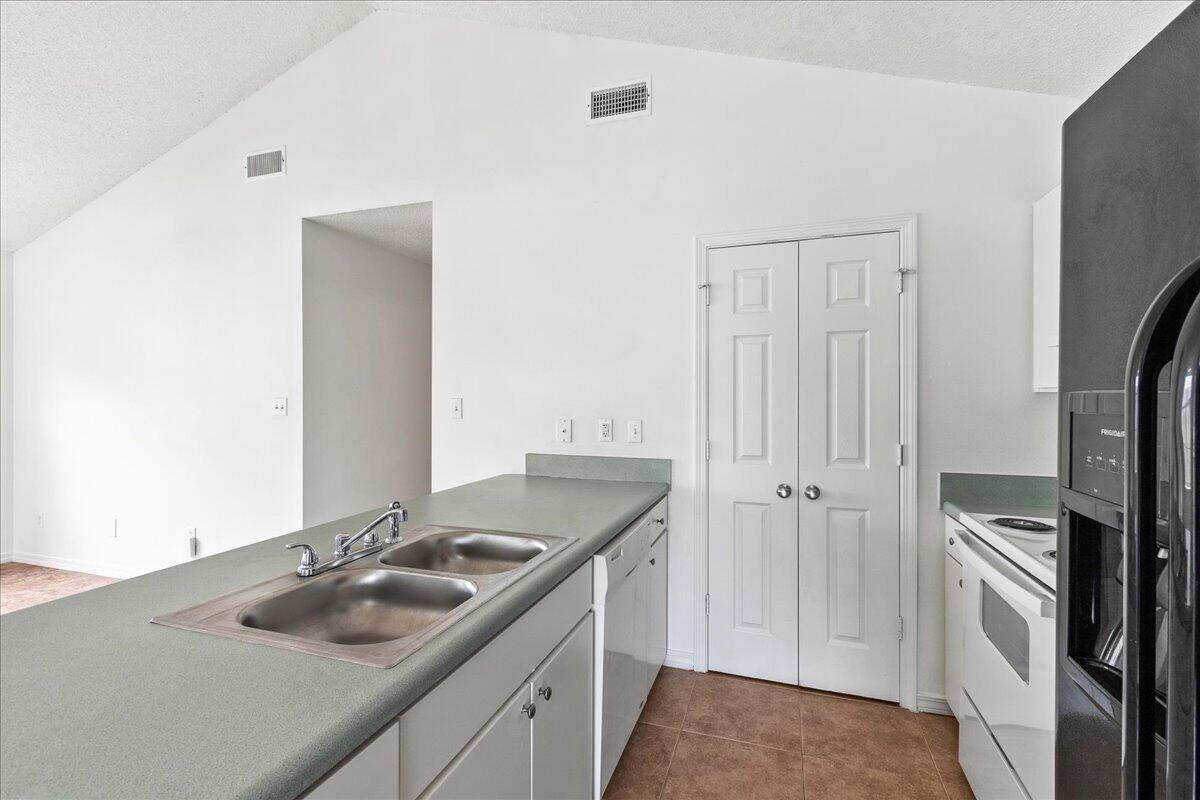 AUTUMN TRACE - Residential